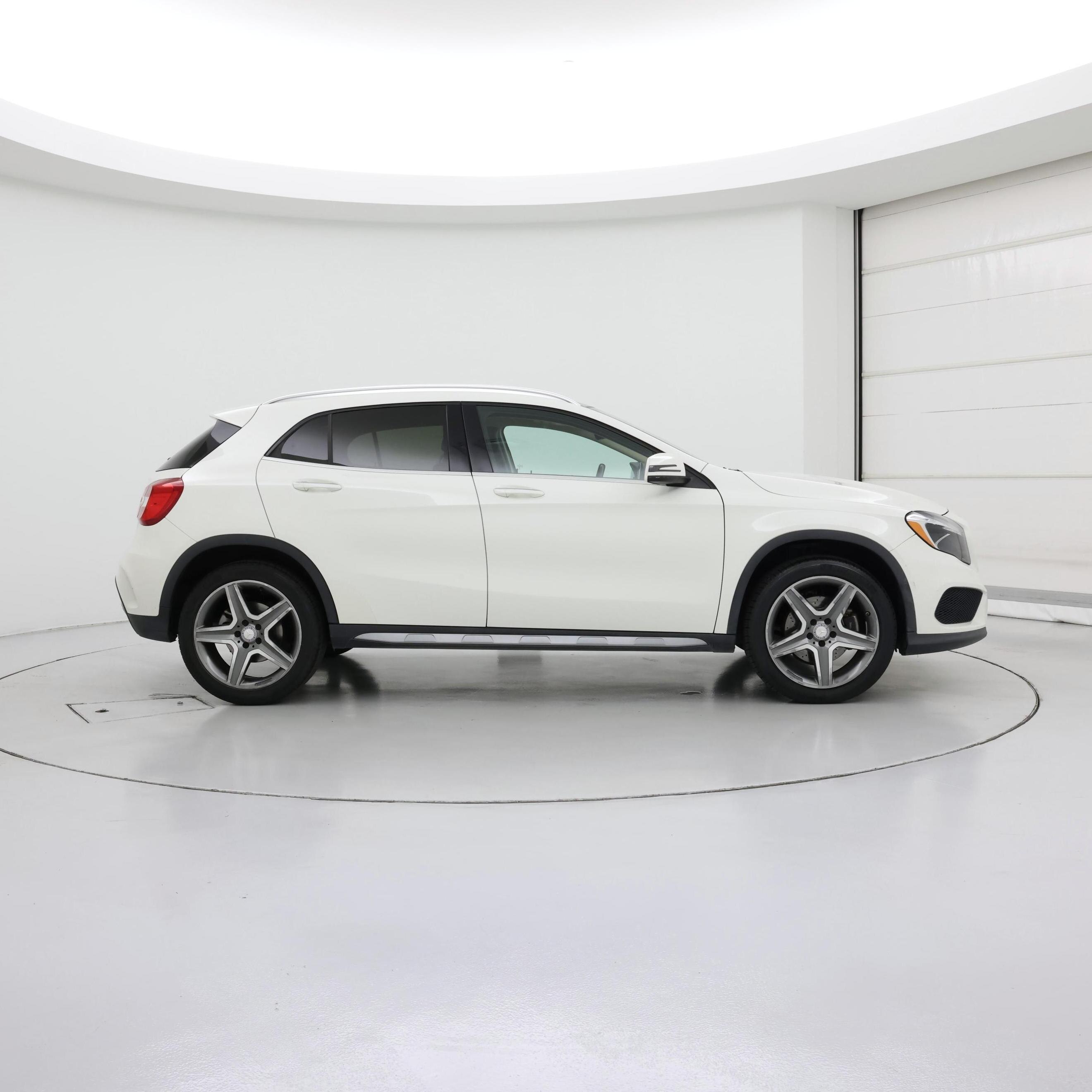 Thumbnail: 2016 Mercedes-Benz GLA - 7