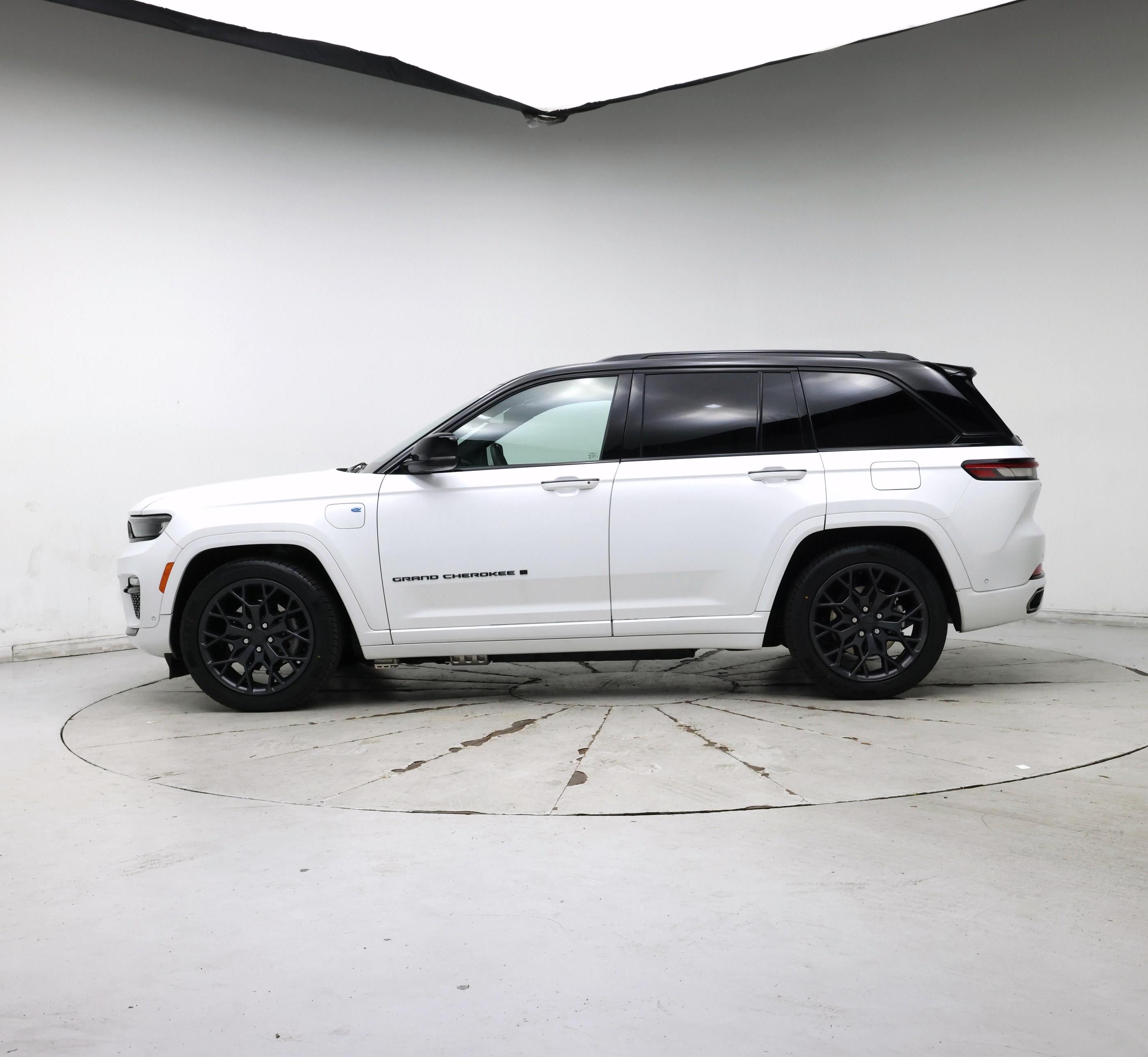 Thumbnail: 2025 Jeep Grand Cherokee - 3