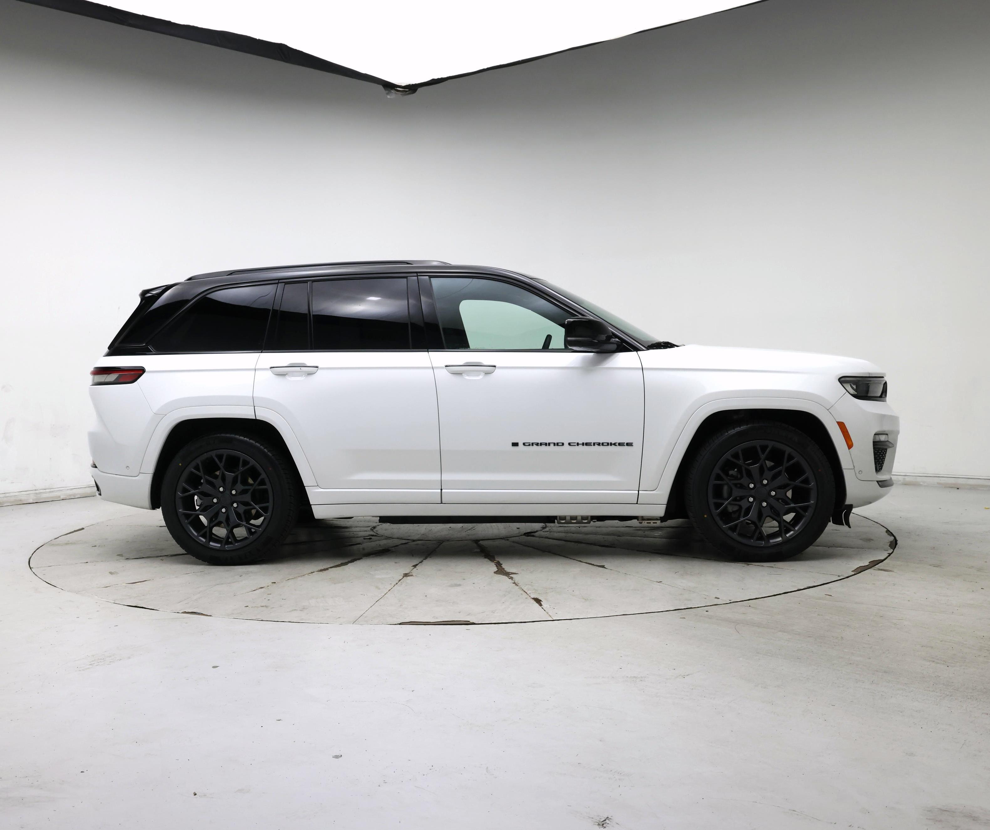 Thumbnail: 2025 Jeep Grand Cherokee - 7