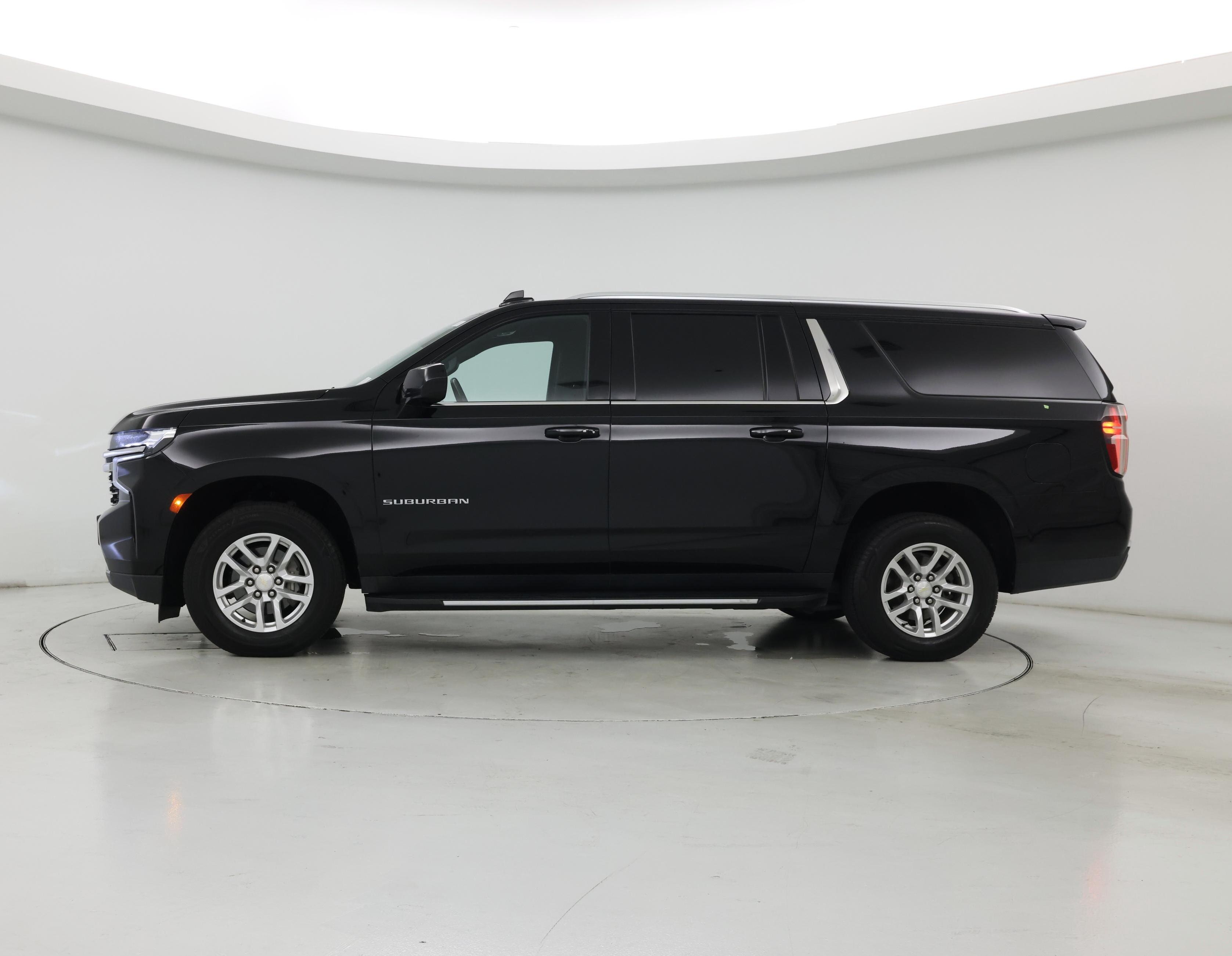 Thumbnail: 2021 Chevrolet Suburban - 3