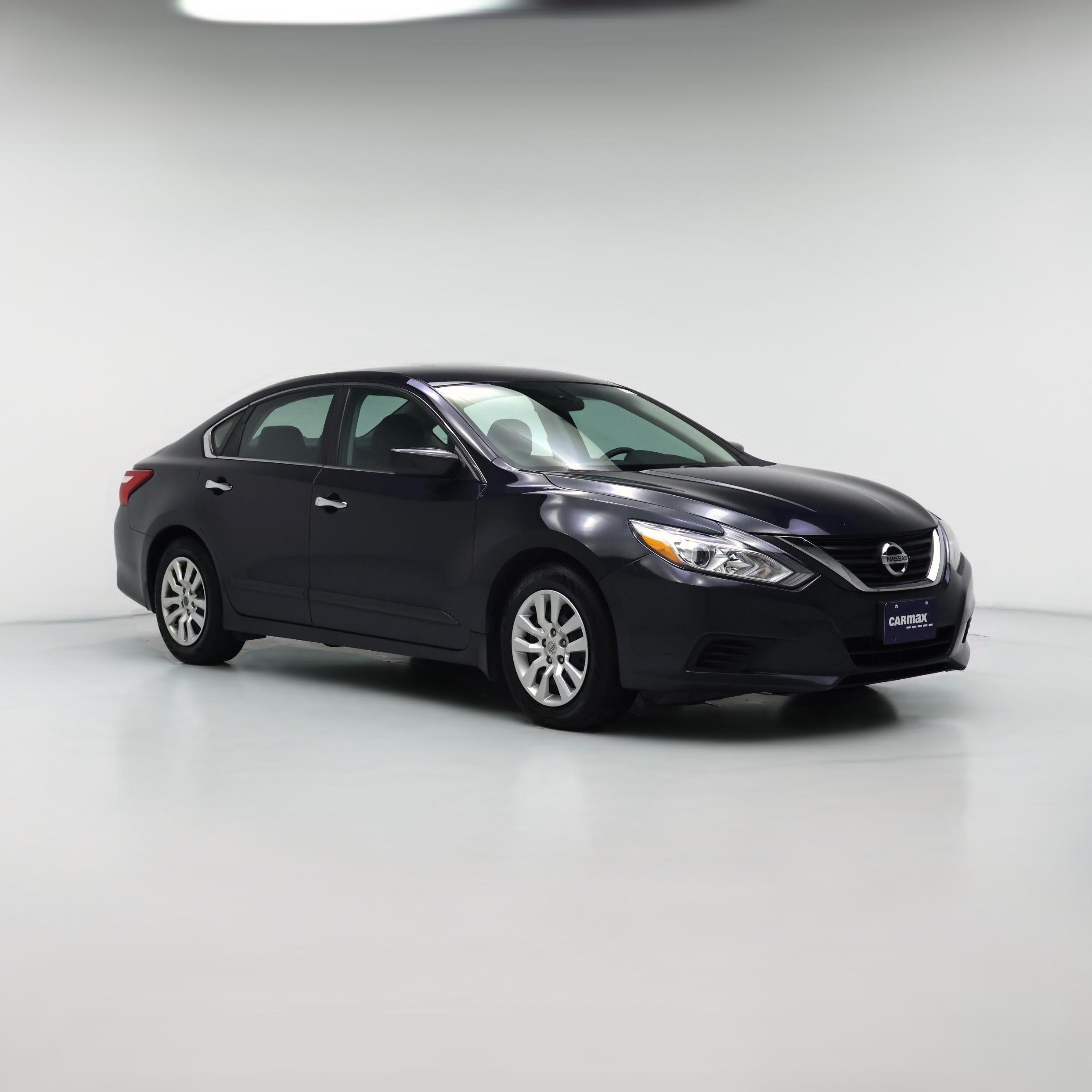 Thumbnail: 2016 Nissan Altima - 1