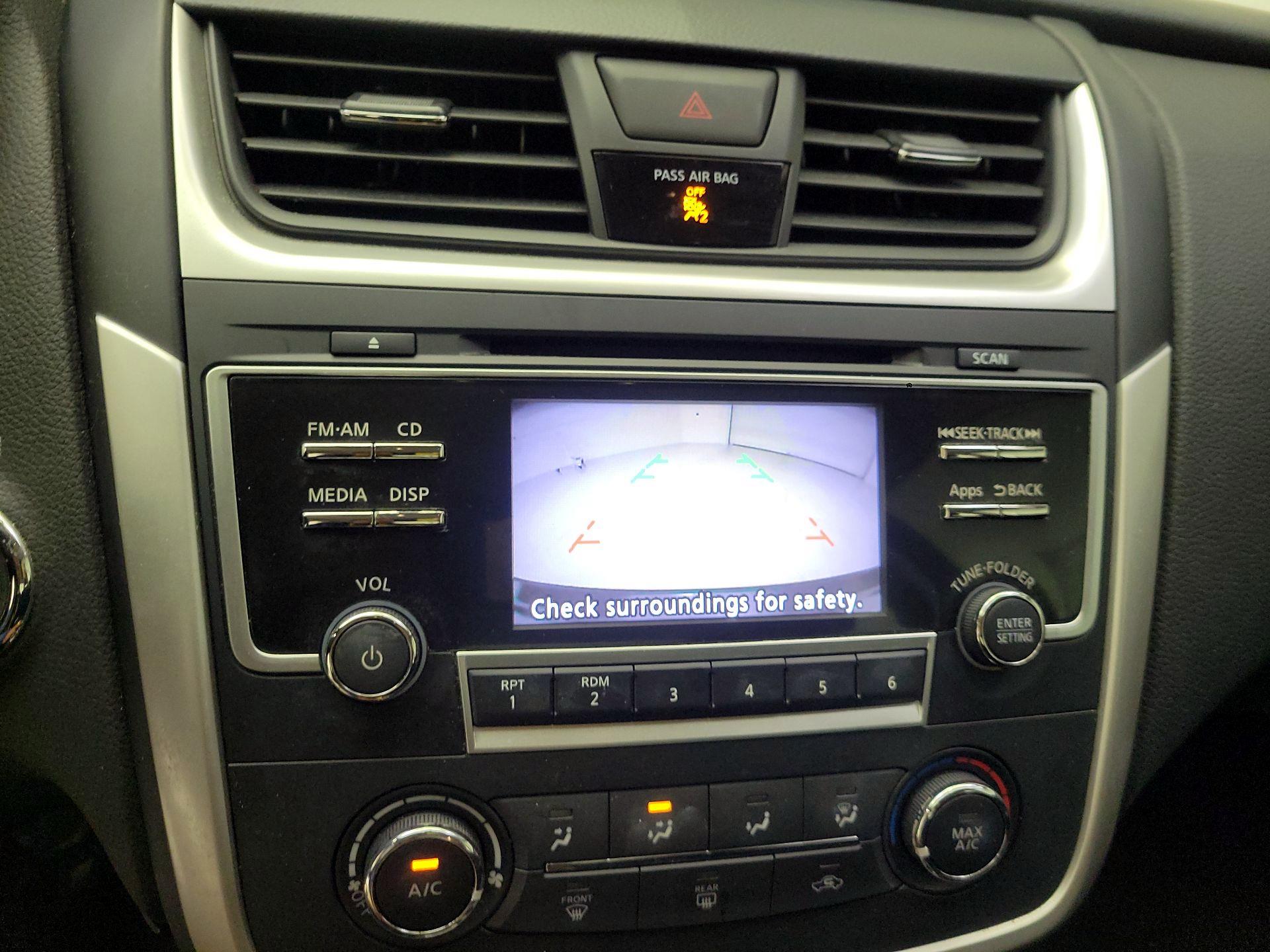Thumbnail: 2016 Nissan Altima - 14