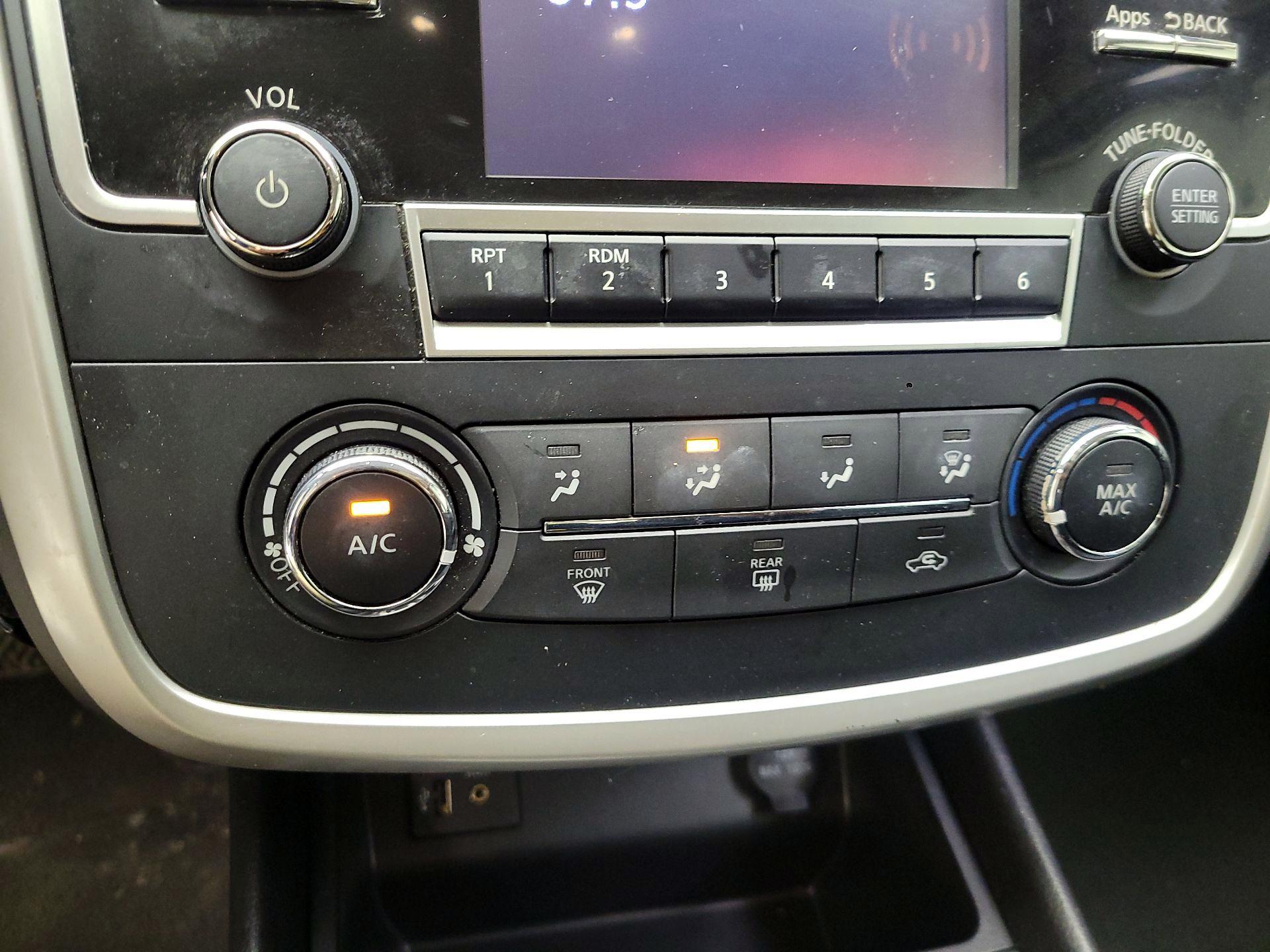 Thumbnail: 2016 Nissan Altima - 16