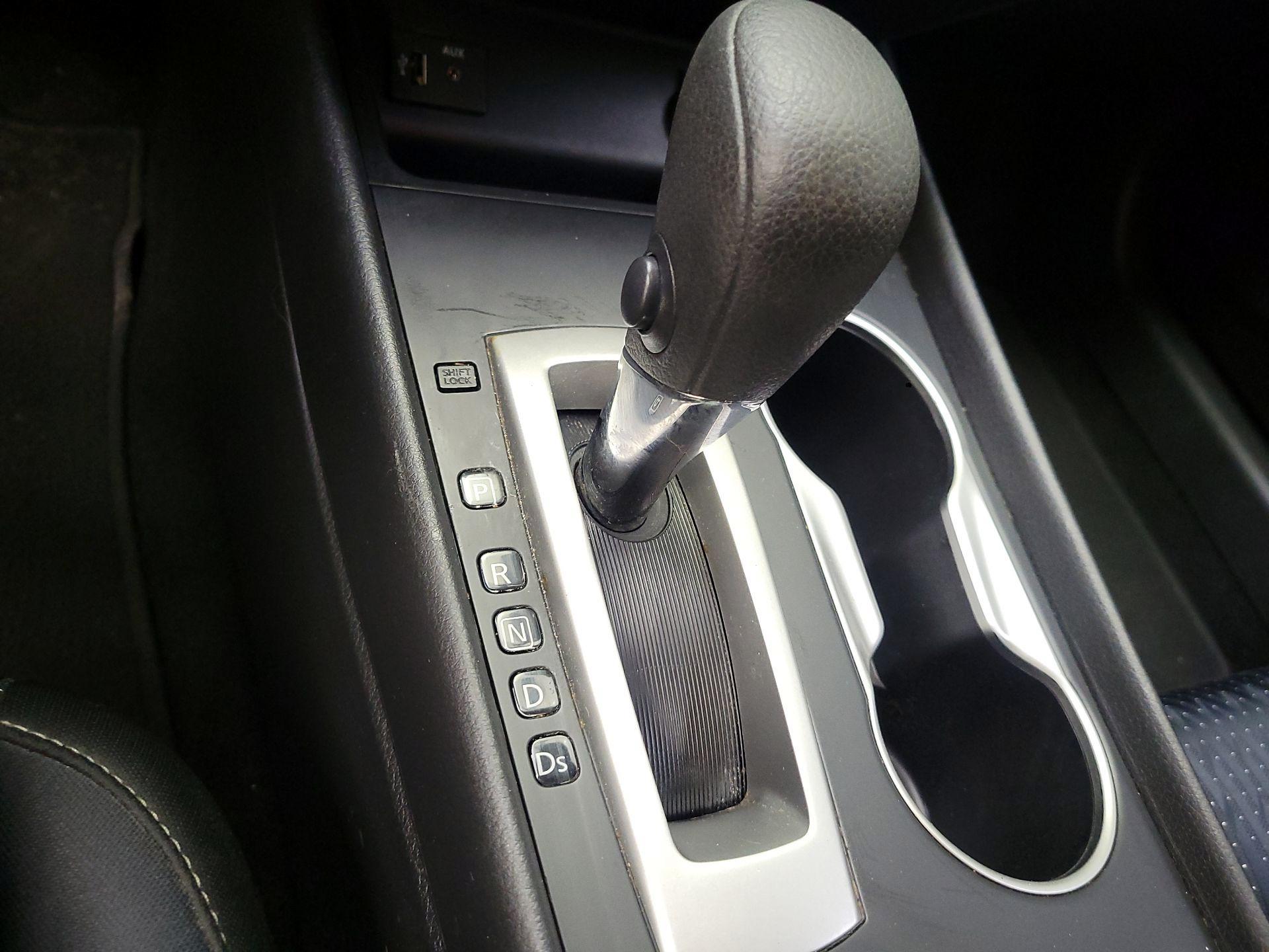 Thumbnail: 2016 Nissan Altima - 17