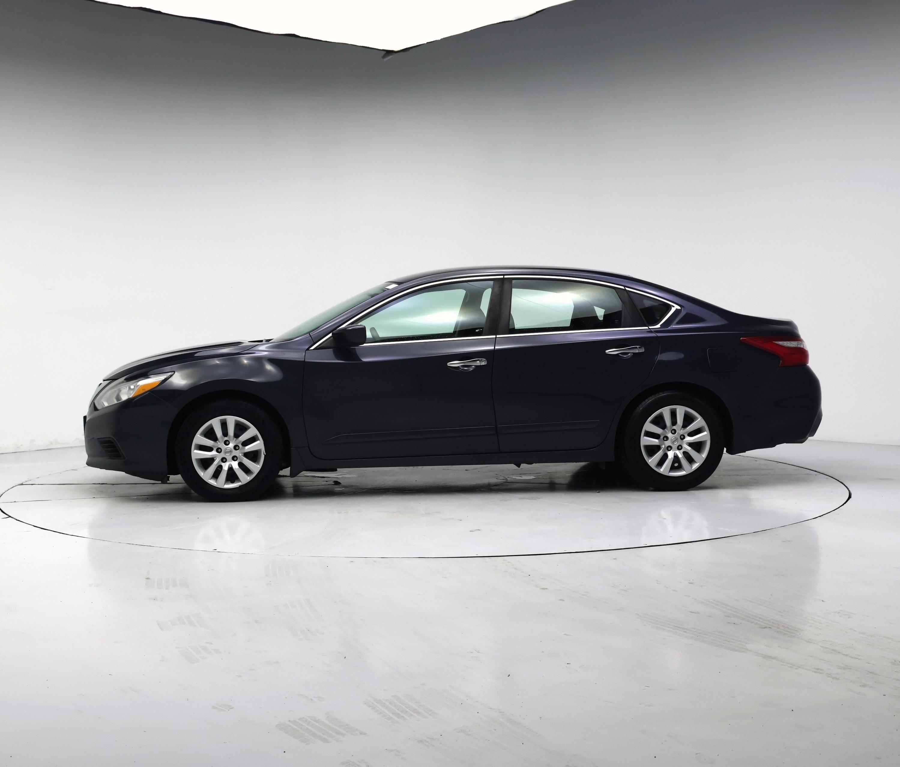 Thumbnail: 2016 Nissan Altima - 3