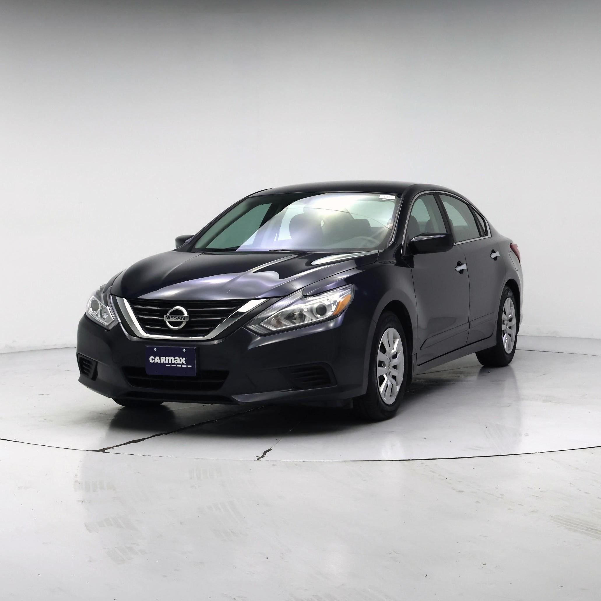 Thumbnail: 2016 Nissan Altima - 4