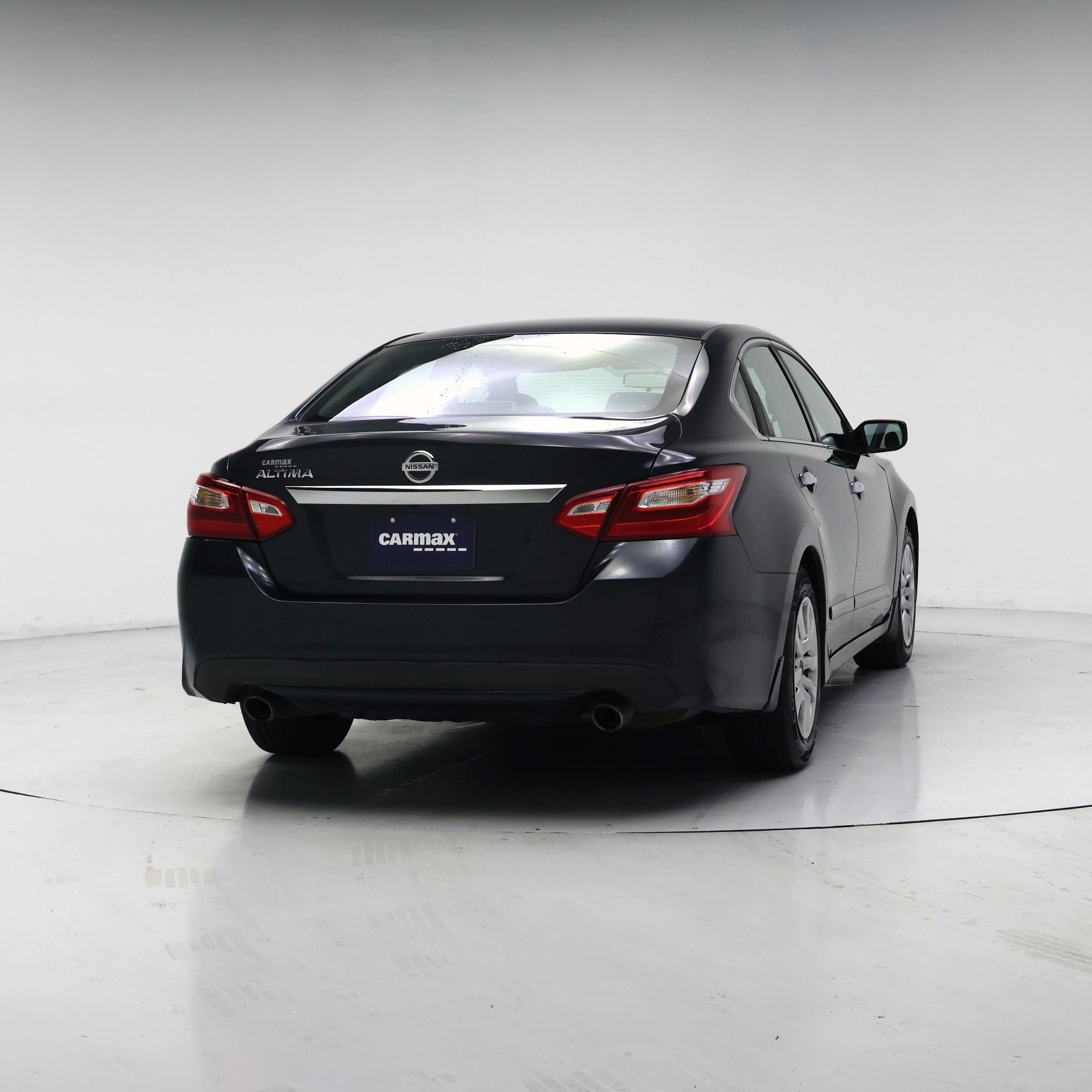 Thumbnail: 2016 Nissan Altima - 8
