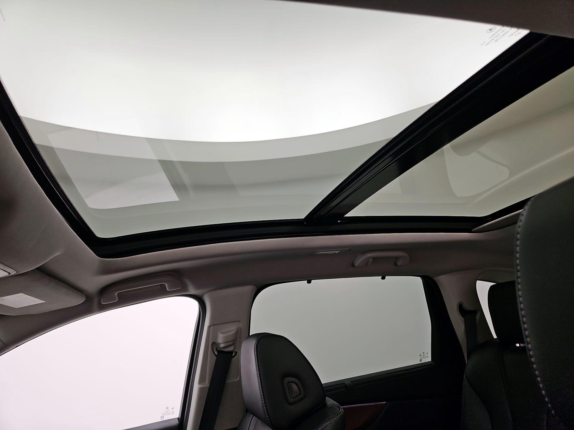 Thumbnail: 2022 Acura MDX - 20