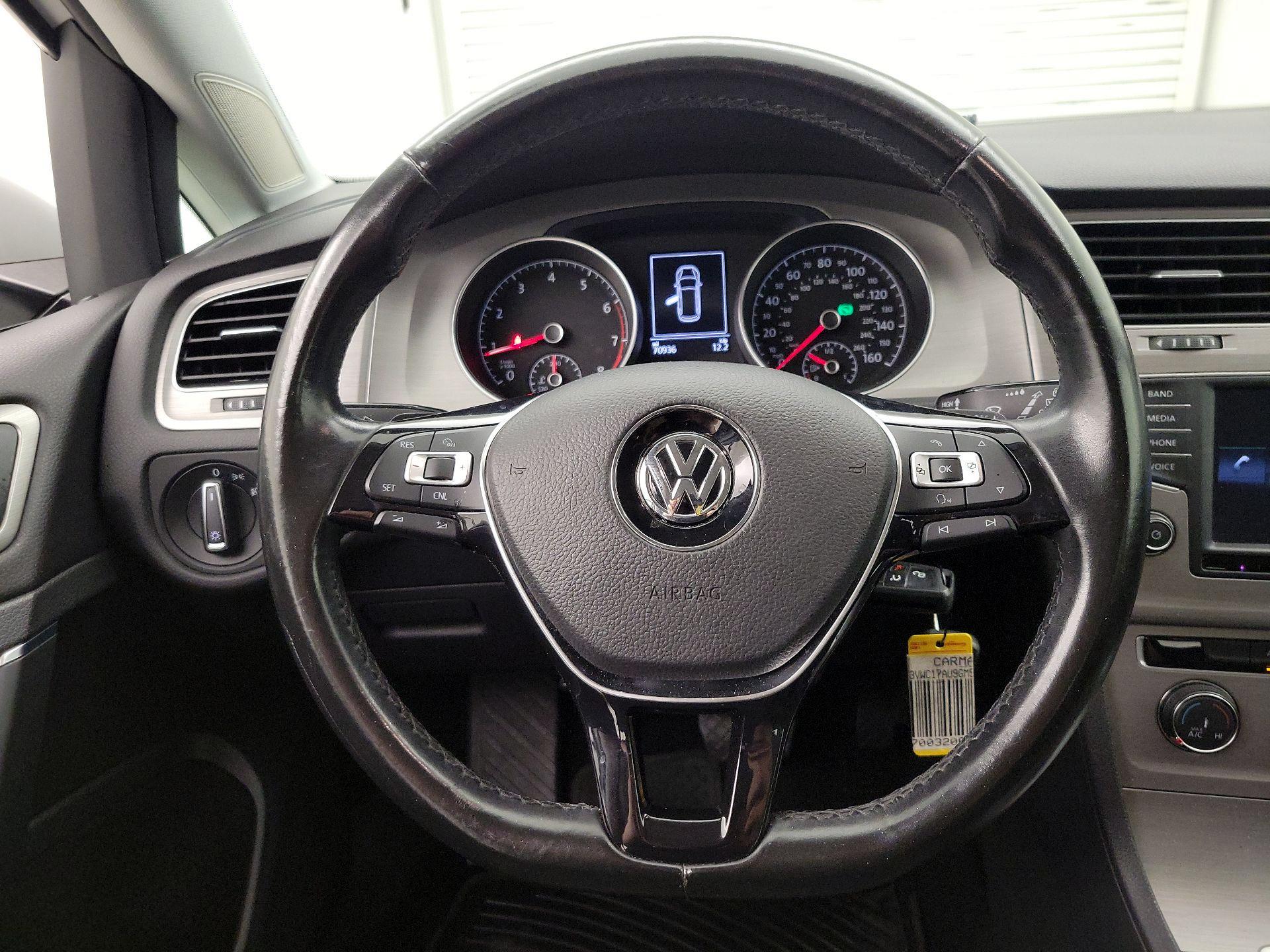 Thumbnail: 2016 Volkswagen Golf - 10