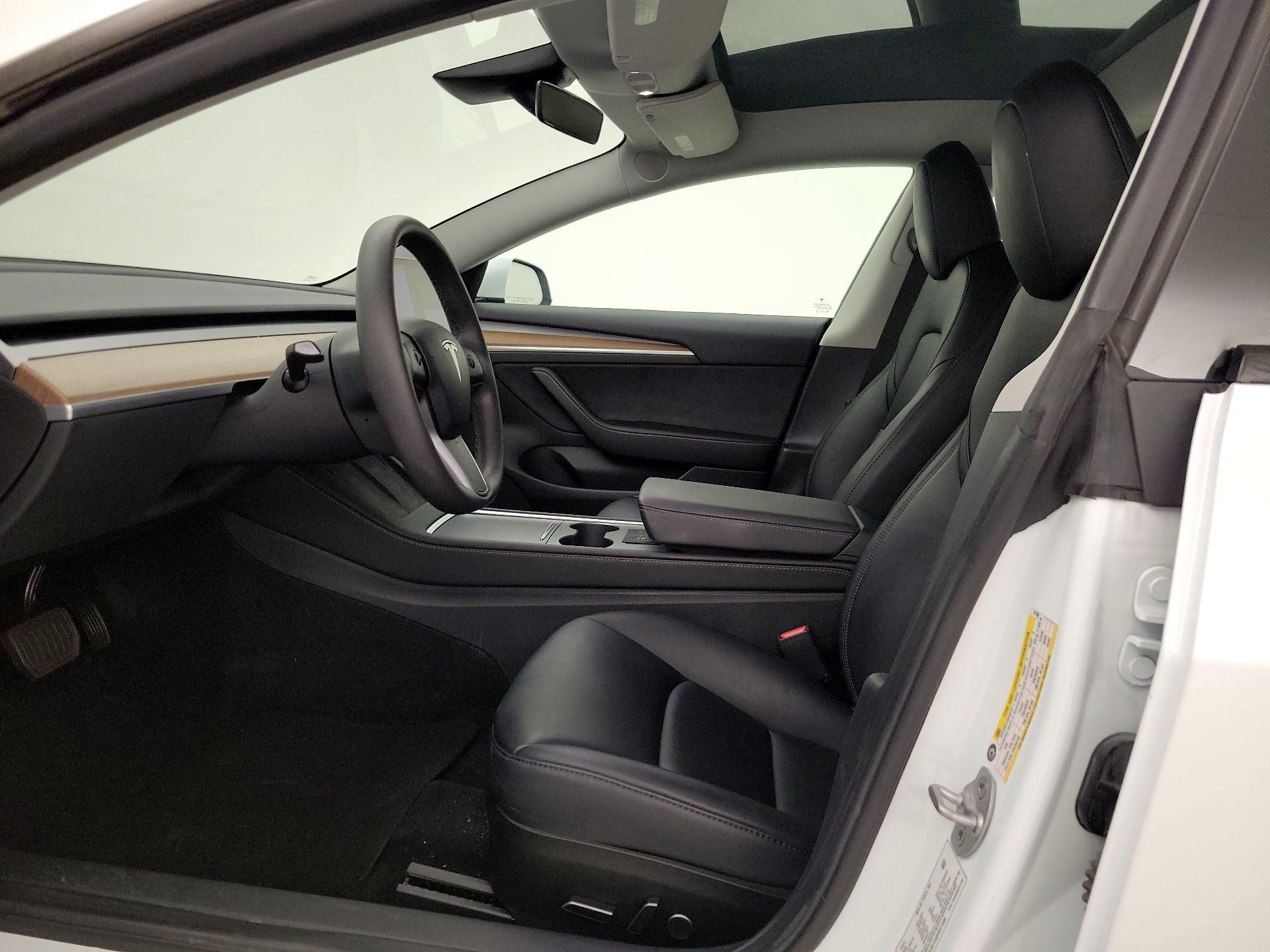 Thumbnail: 2023 Tesla Model 3 - 11