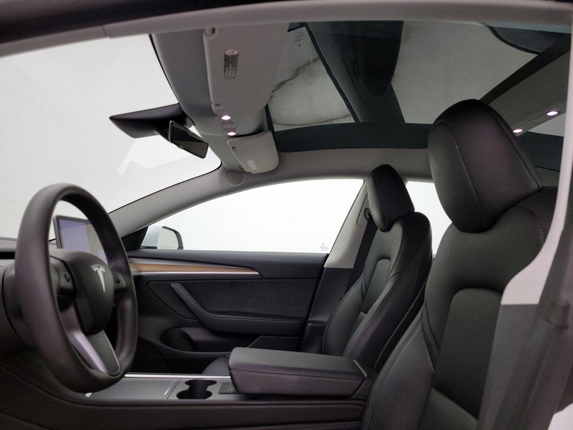 Thumbnail: 2023 Tesla Model 3 - 17