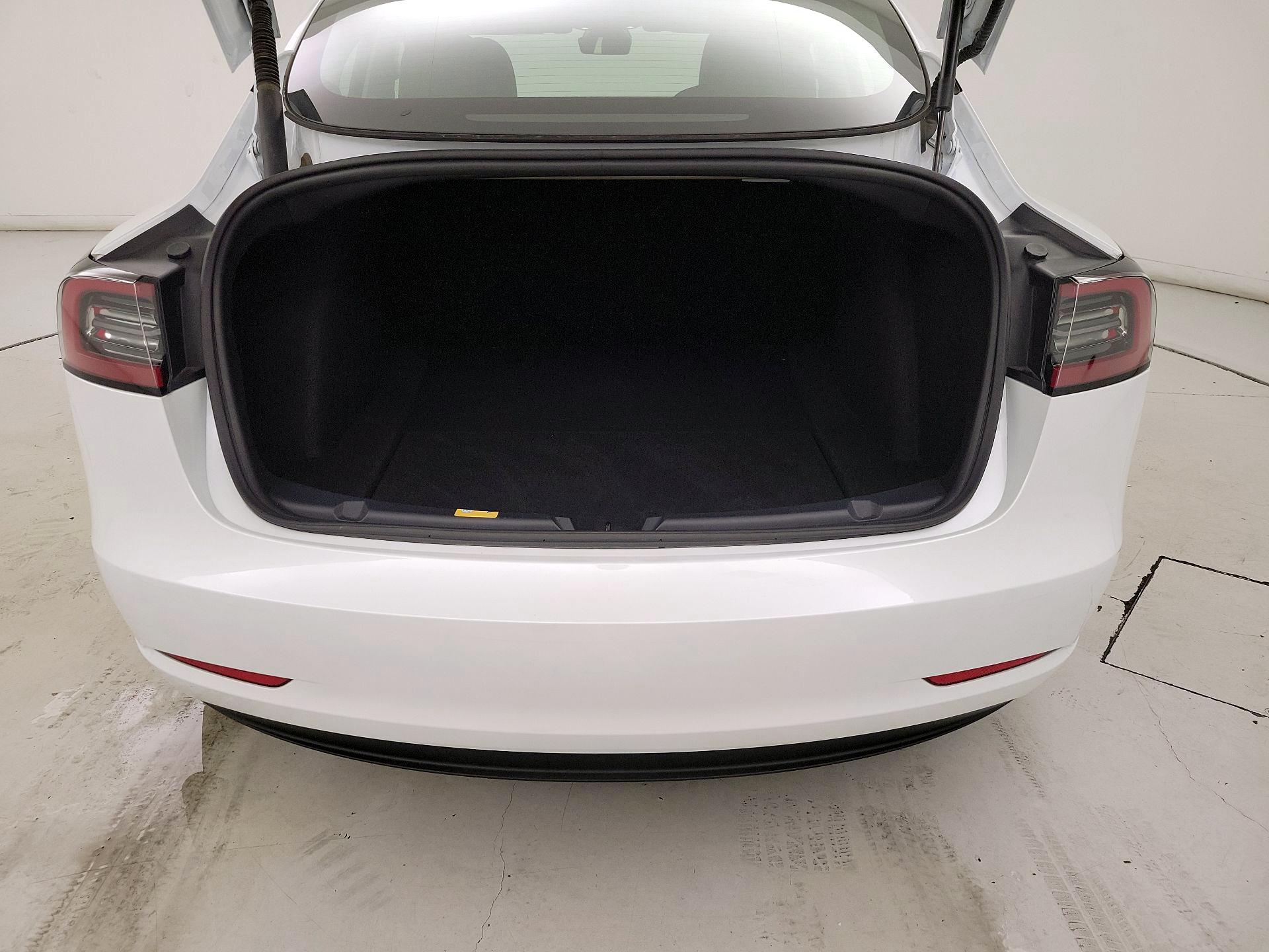 Thumbnail: 2023 Tesla Model 3 - 19