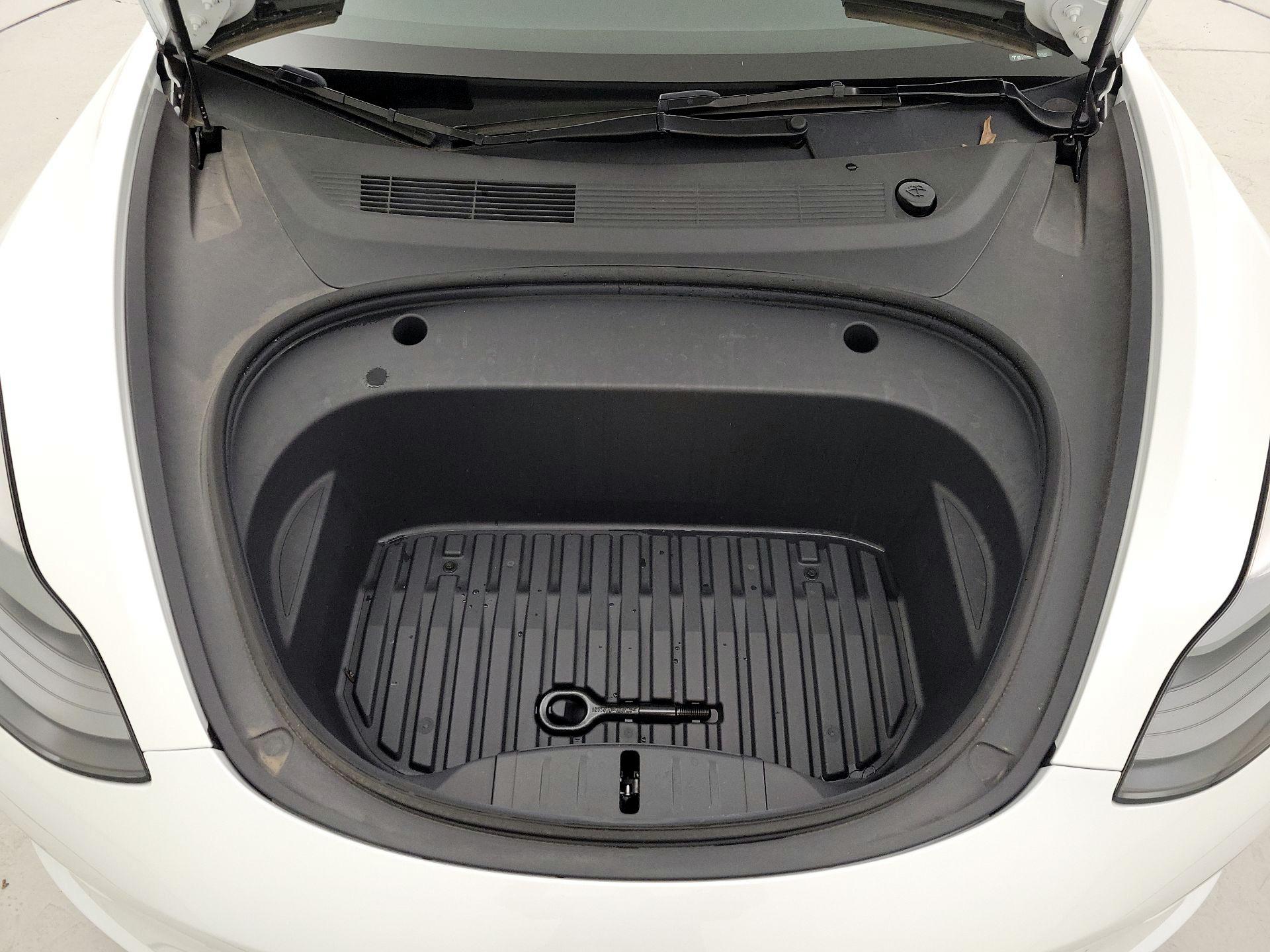 Thumbnail: 2023 Tesla Model 3 - 20