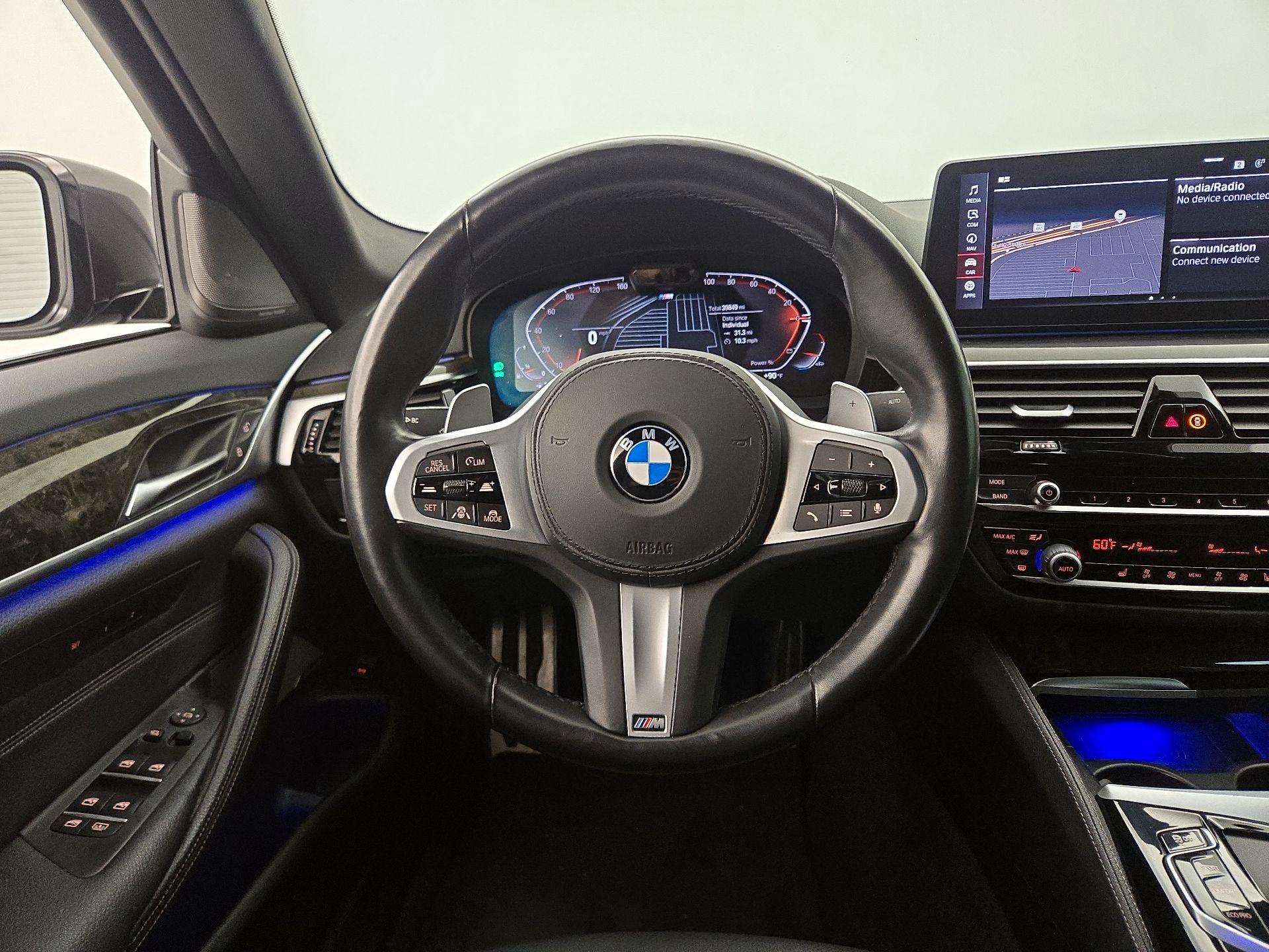 Thumbnail: 2021 BMW 5 Series - 10