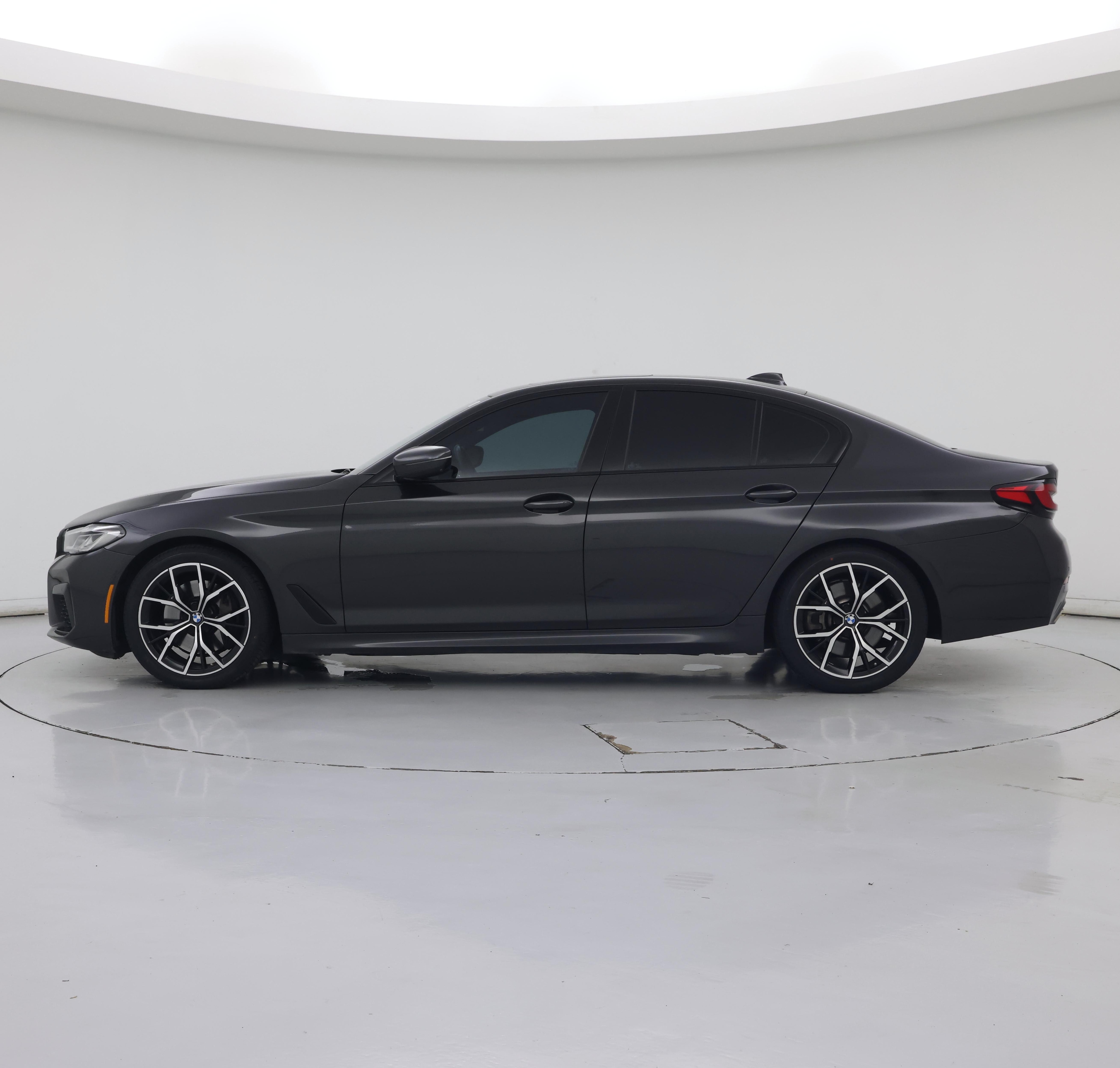 Thumbnail: 2021 BMW 5 Series - 3