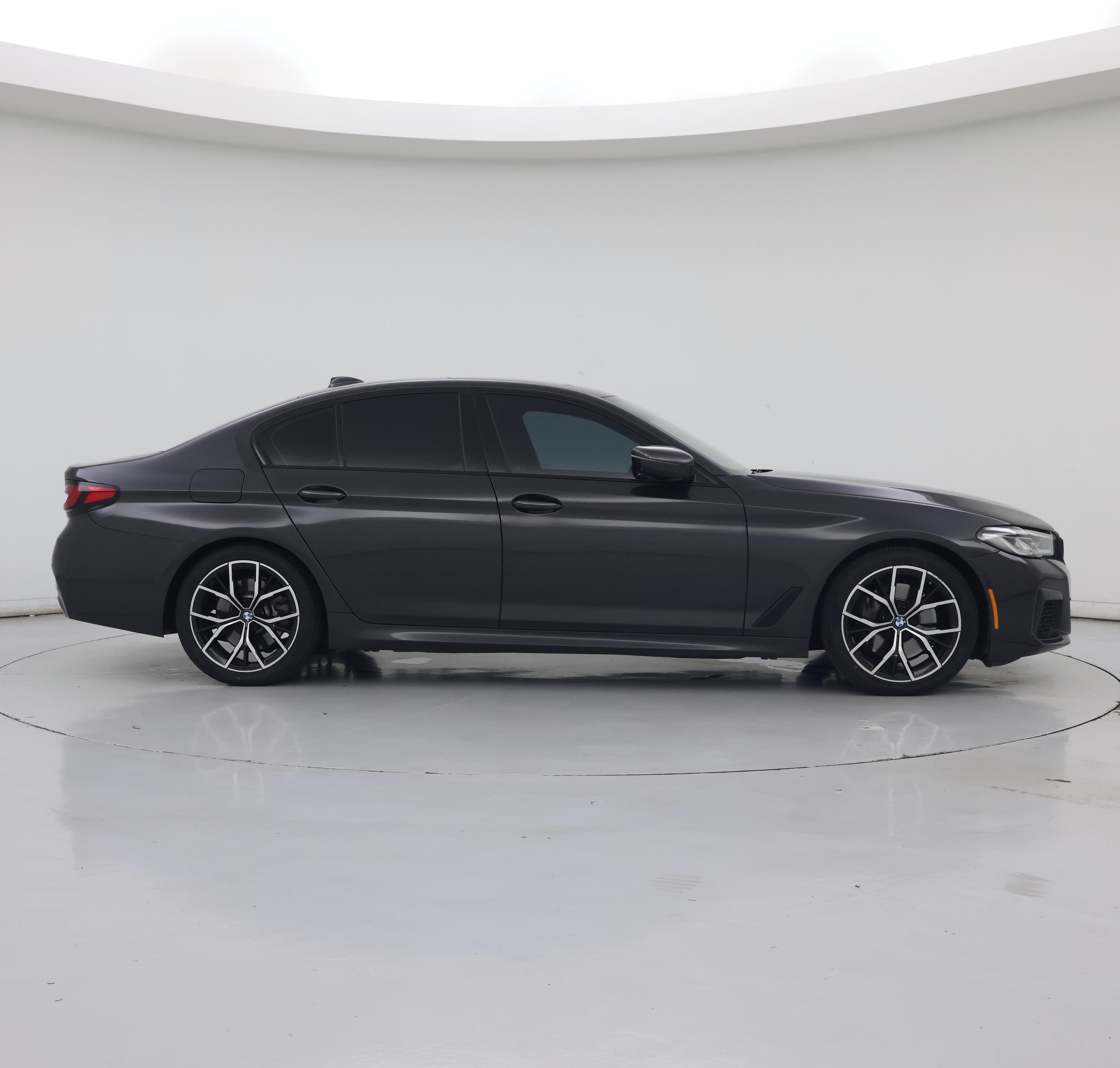 Thumbnail: 2021 BMW 5 Series - 7