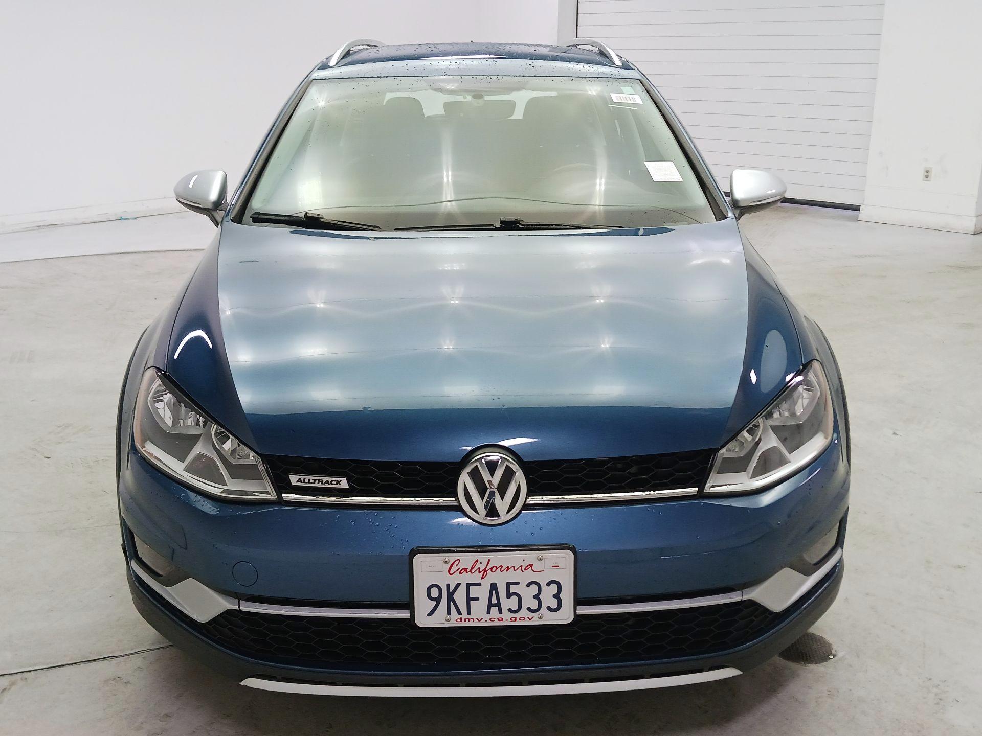 Thumbnail: 2017 Volkswagen Golf - 2