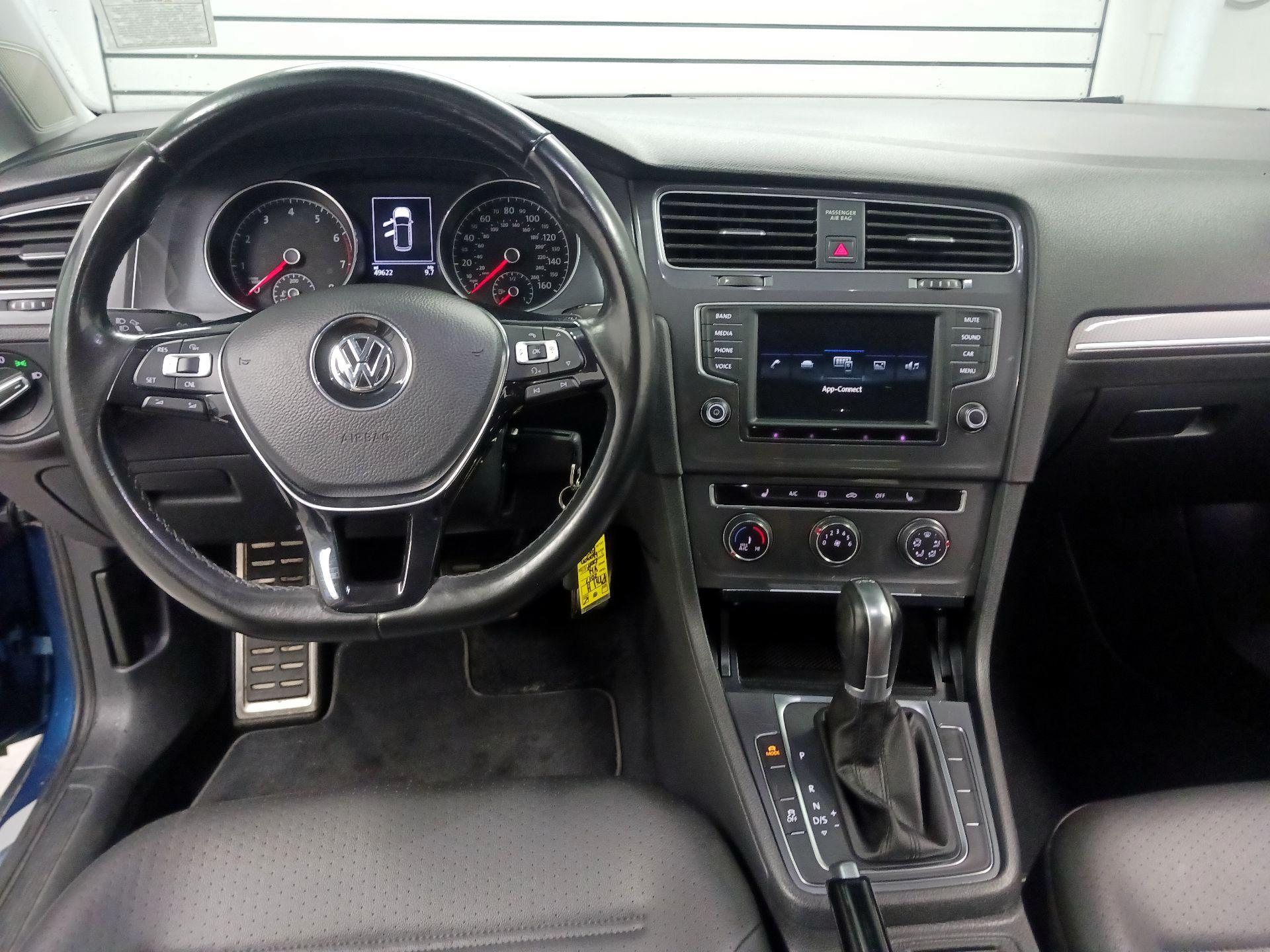 Thumbnail: 2017 Volkswagen Golf - 8