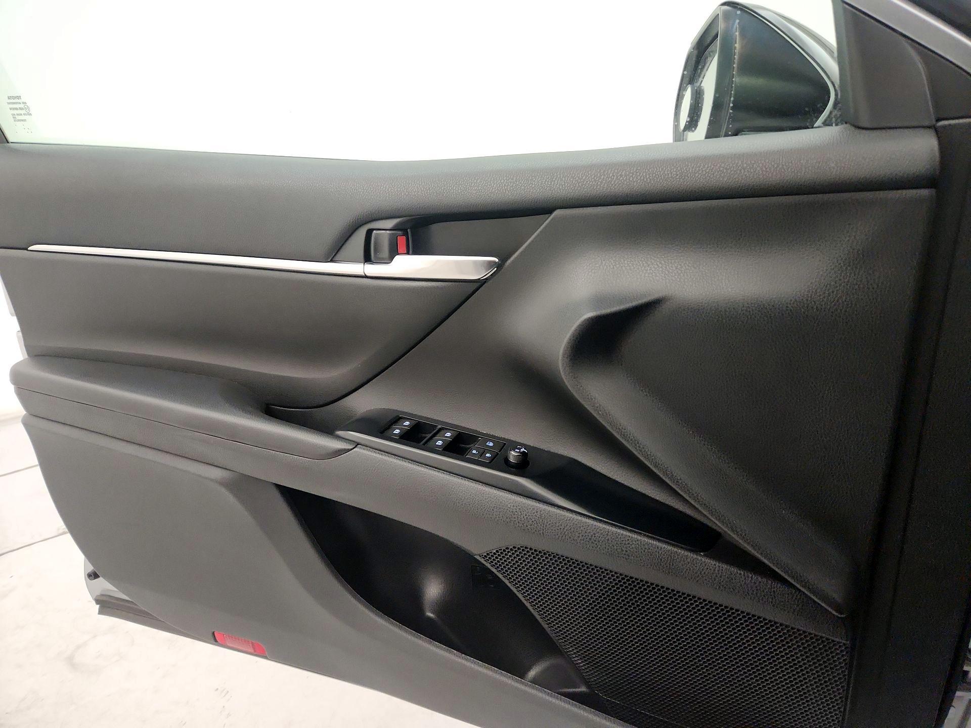 Thumbnail: 2020 Toyota Camry - 12