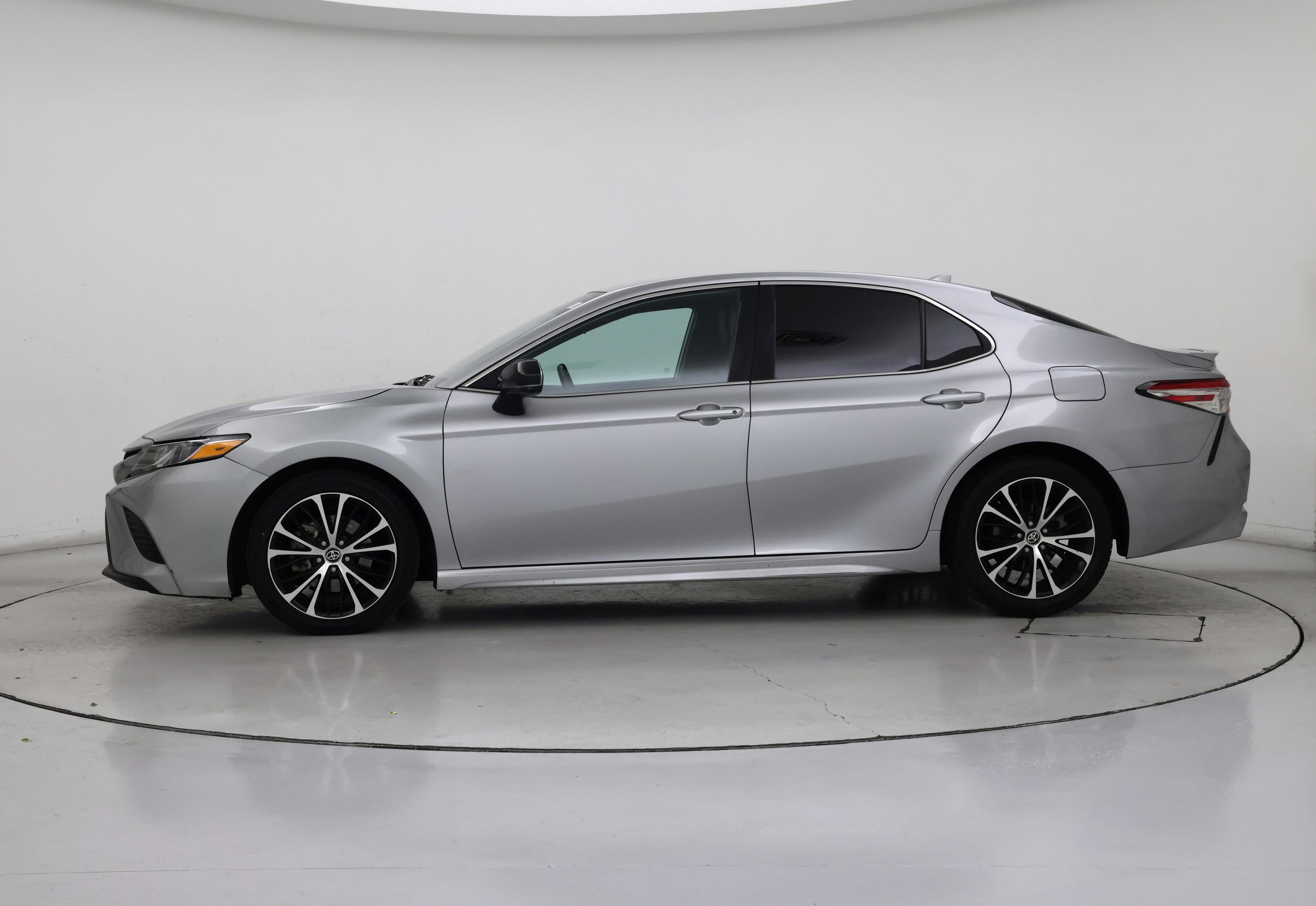 Thumbnail: 2020 Toyota Camry - 3