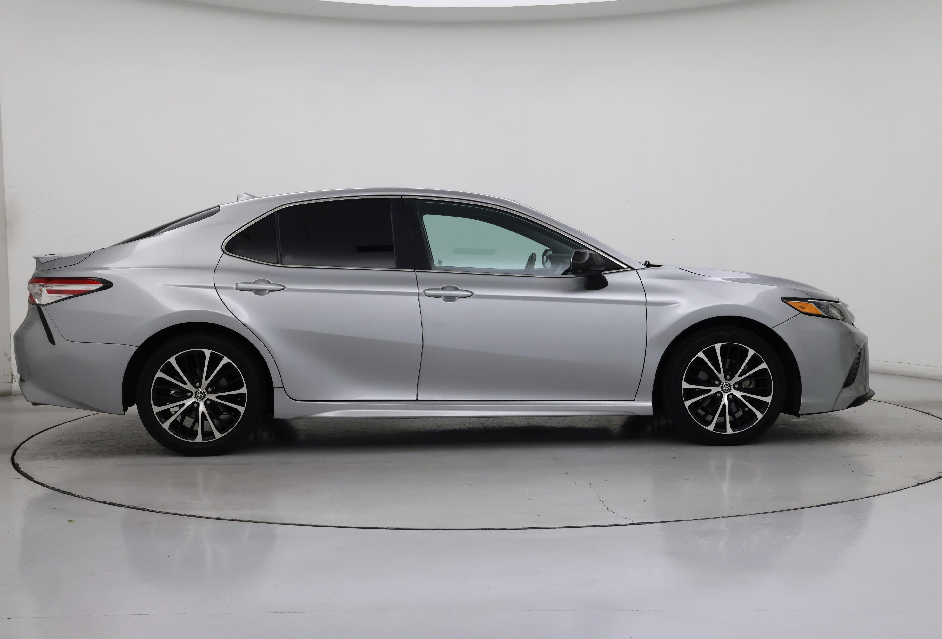 Thumbnail: 2020 Toyota Camry - 7