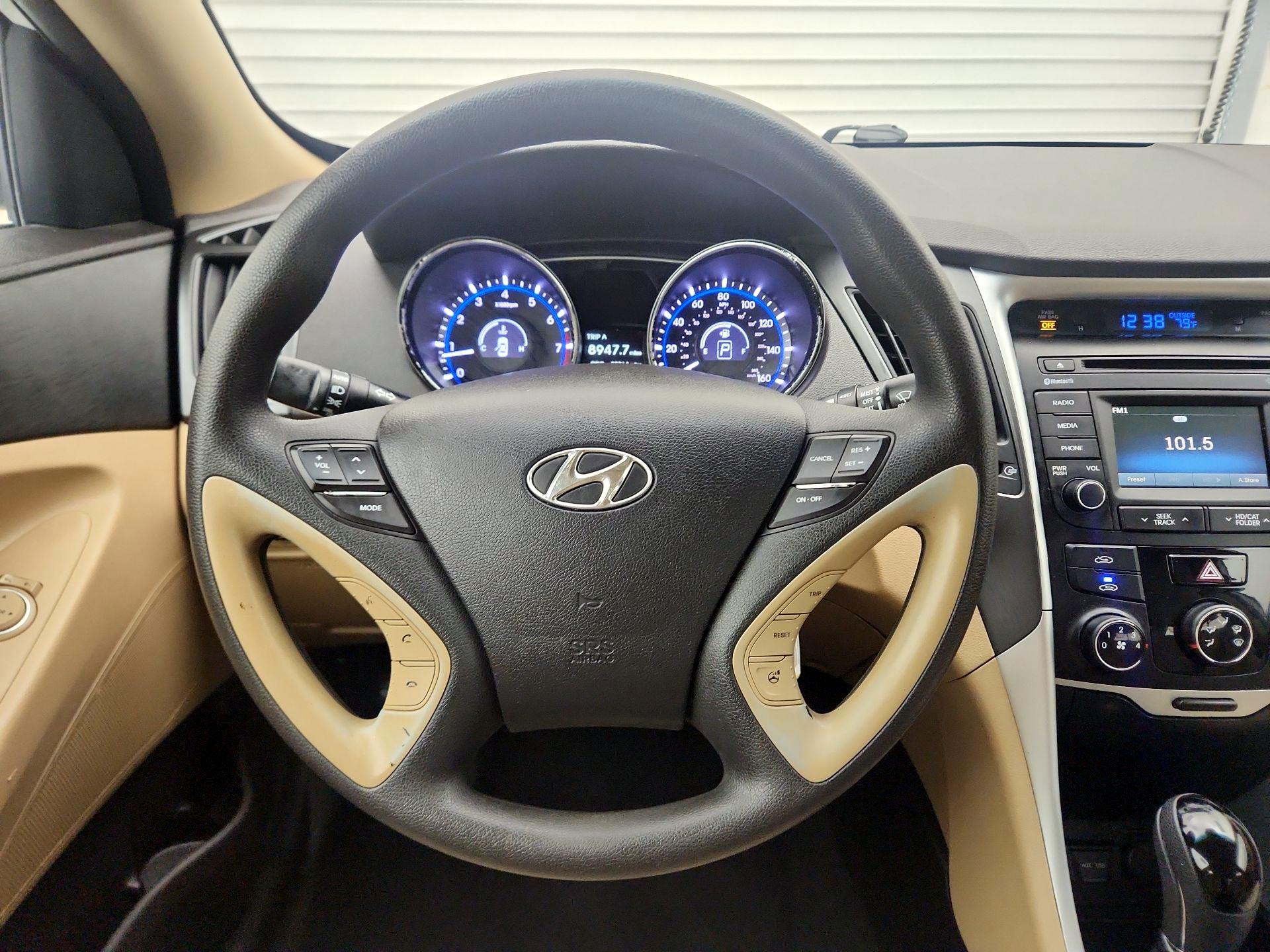 Thumbnail: 2014 Hyundai Sonata - 10