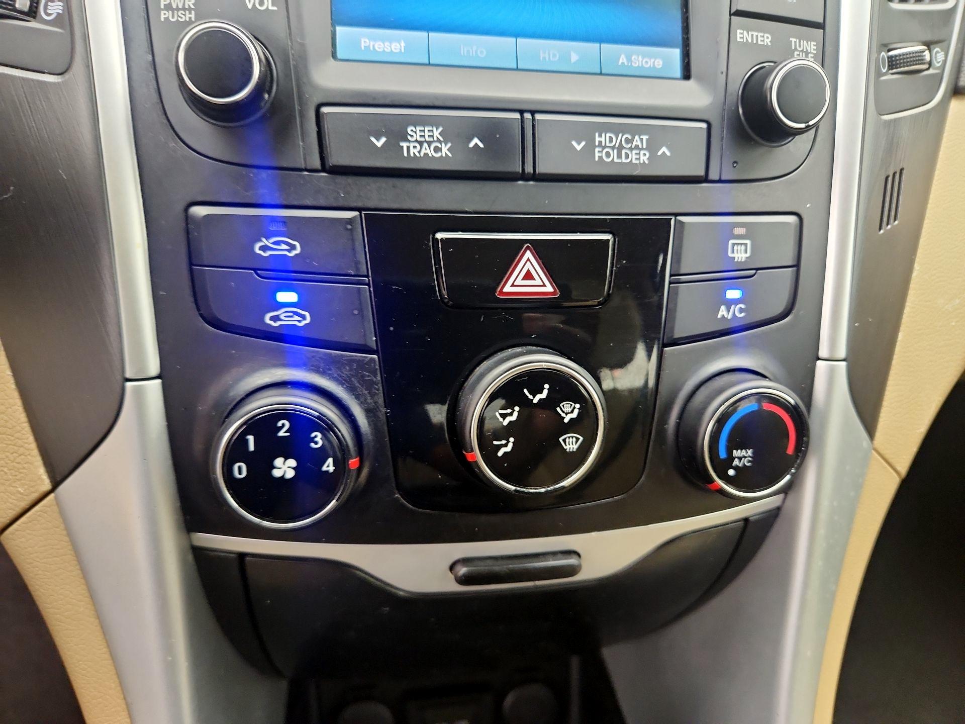 Thumbnail: 2014 Hyundai Sonata - 16