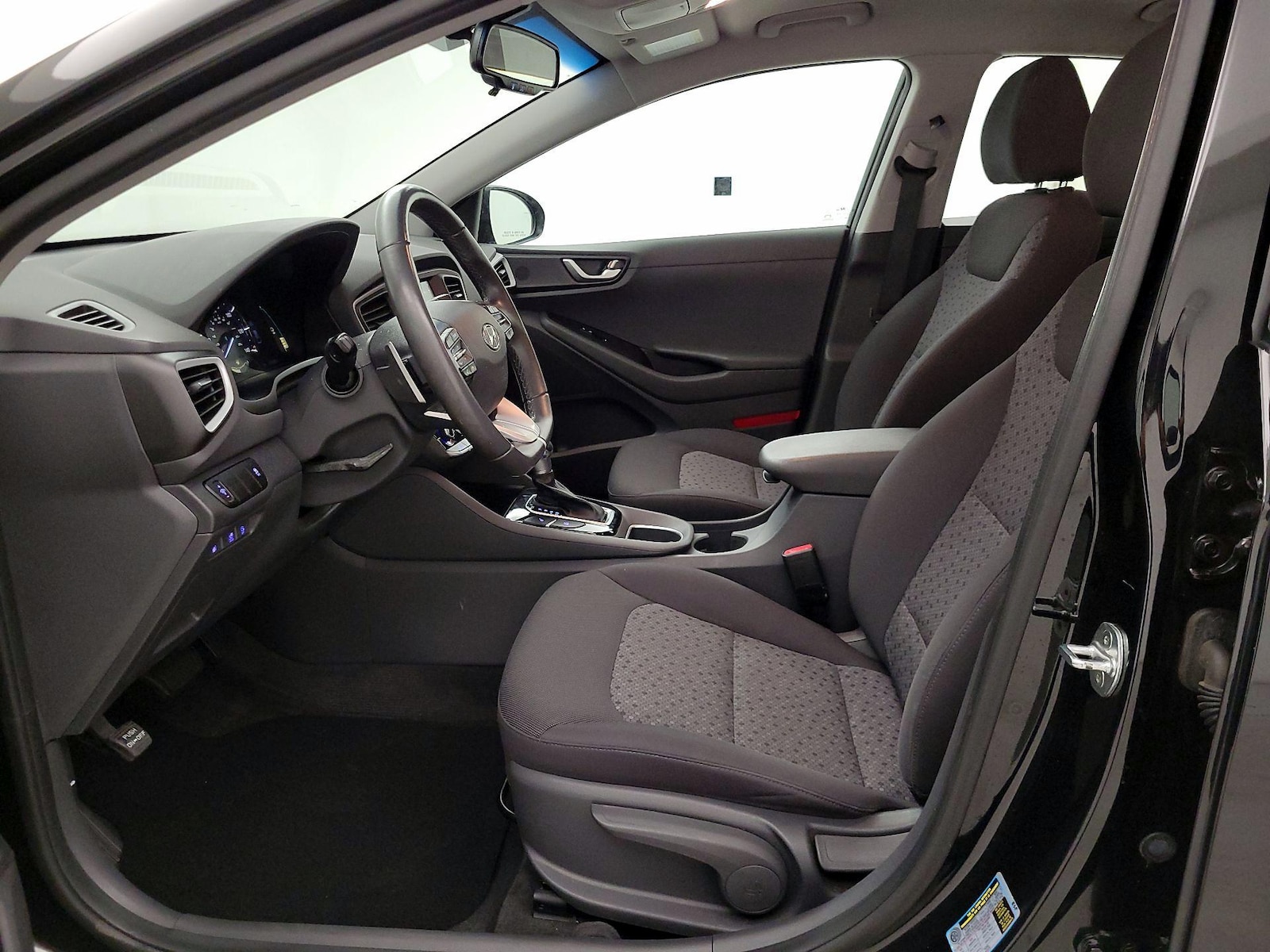 2019 Hyundai Ioniq Base - Photo 12