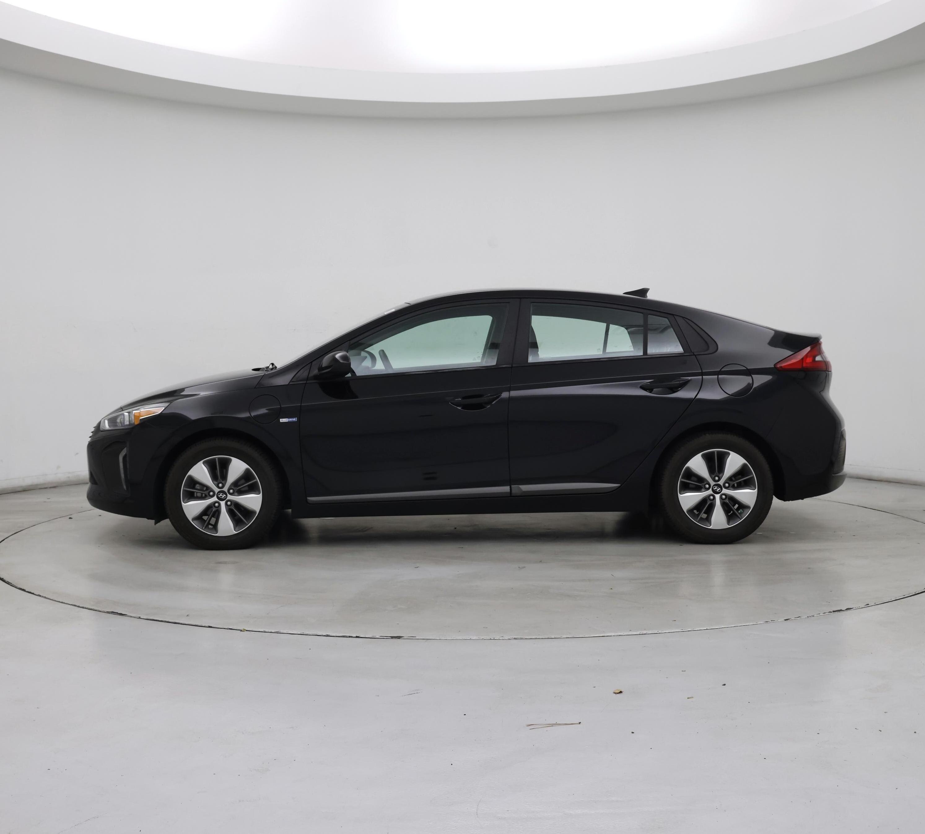 Thumbnail: 2019 Hyundai Ioniq - 3
