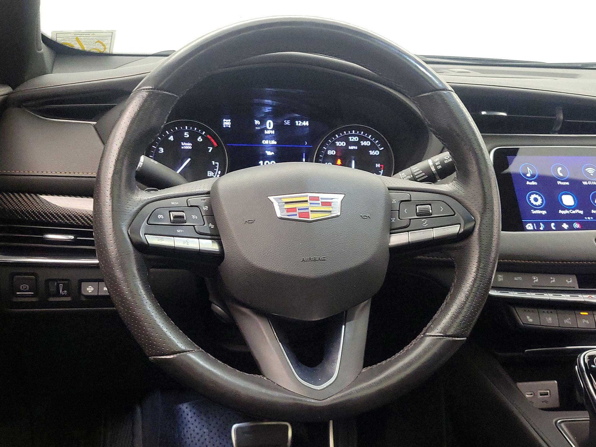 Thumbnail: 2023 Cadillac XT4 - 10