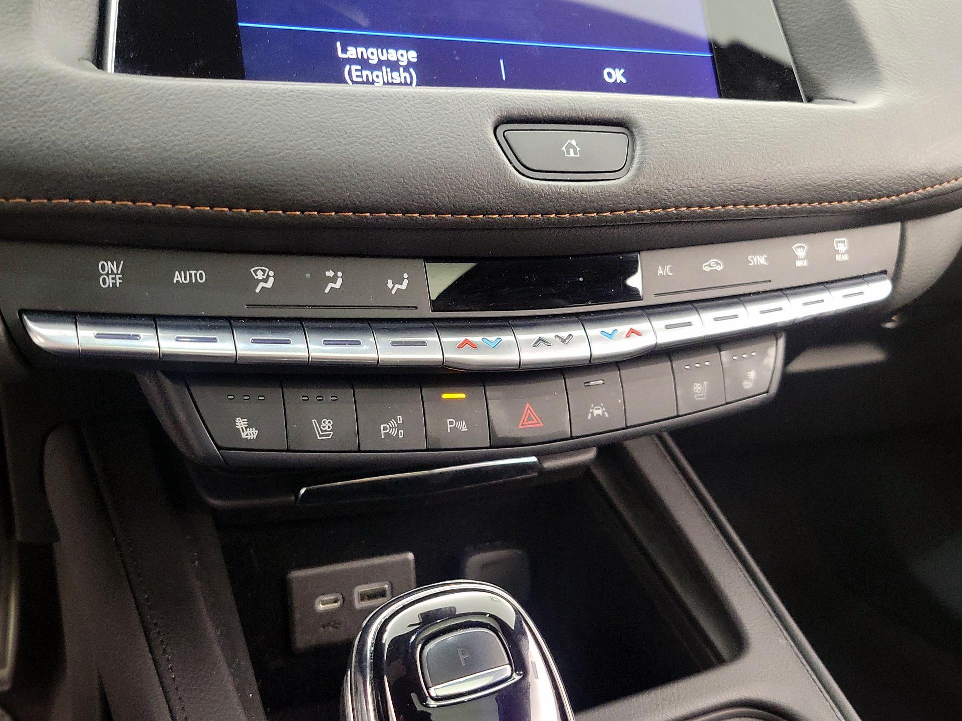 Thumbnail: 2023 Cadillac XT4 - 16