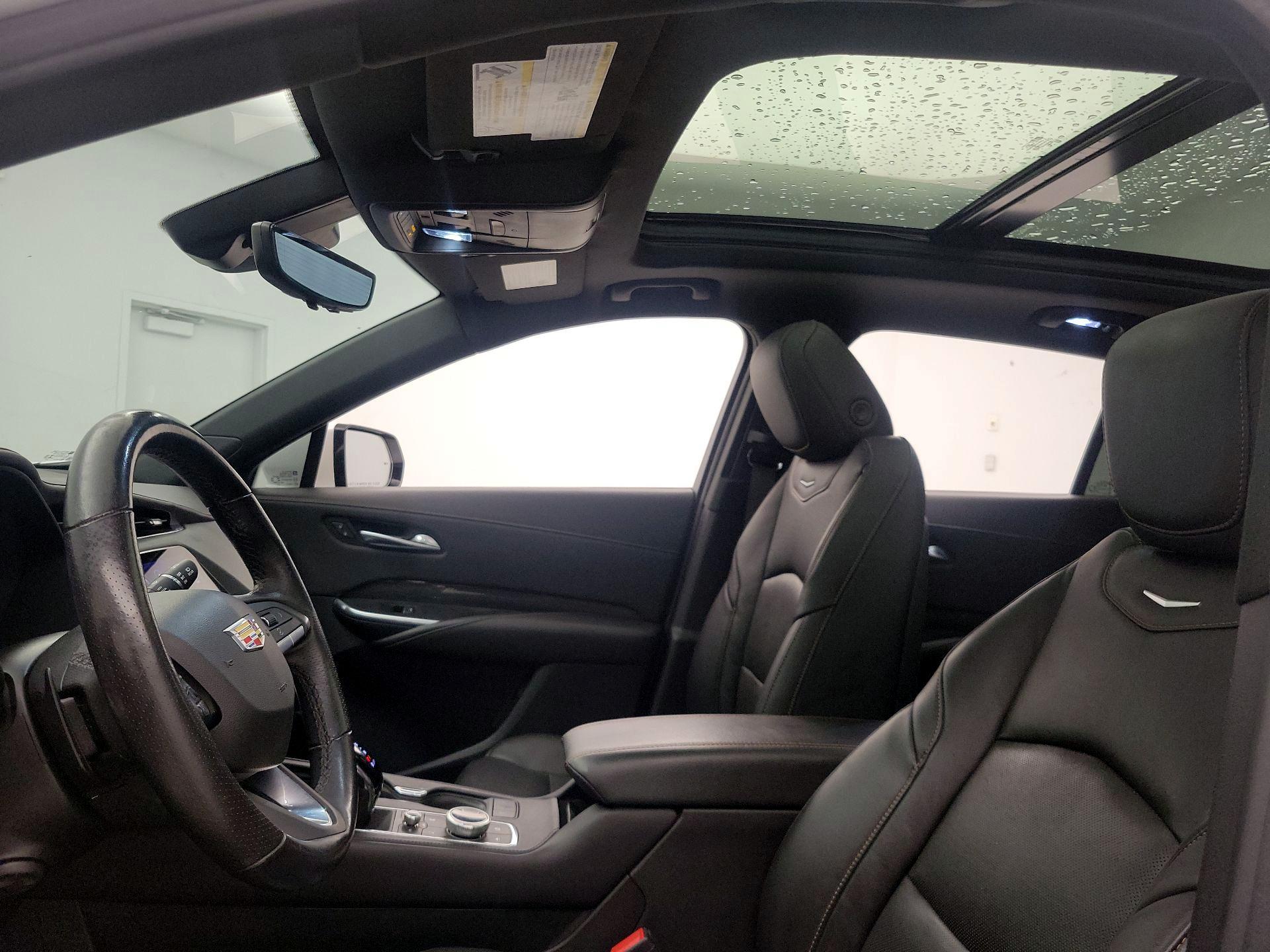 Thumbnail: 2023 Cadillac XT4 - 19