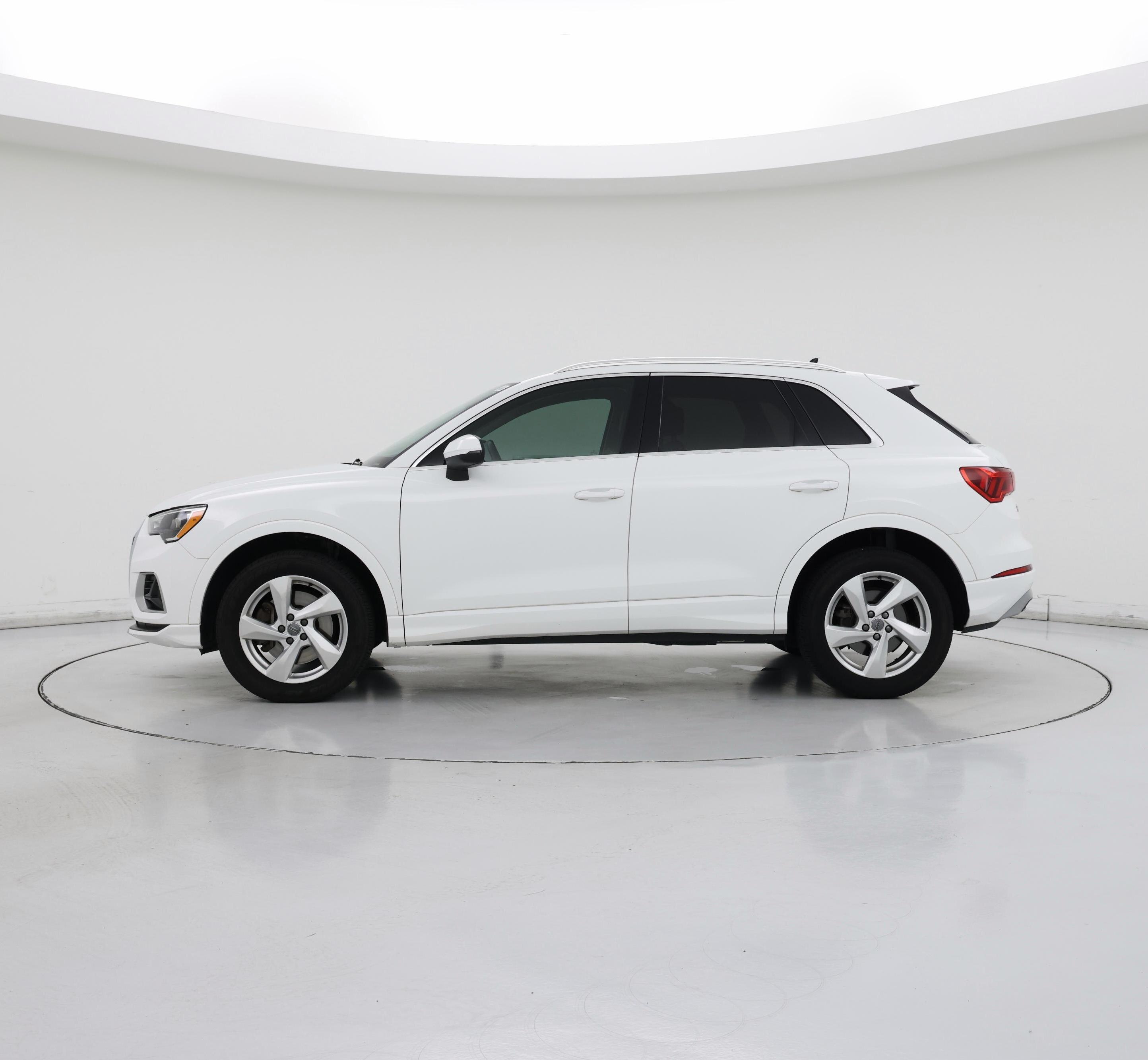 Thumbnail: 2020 Audi Q3 - 3