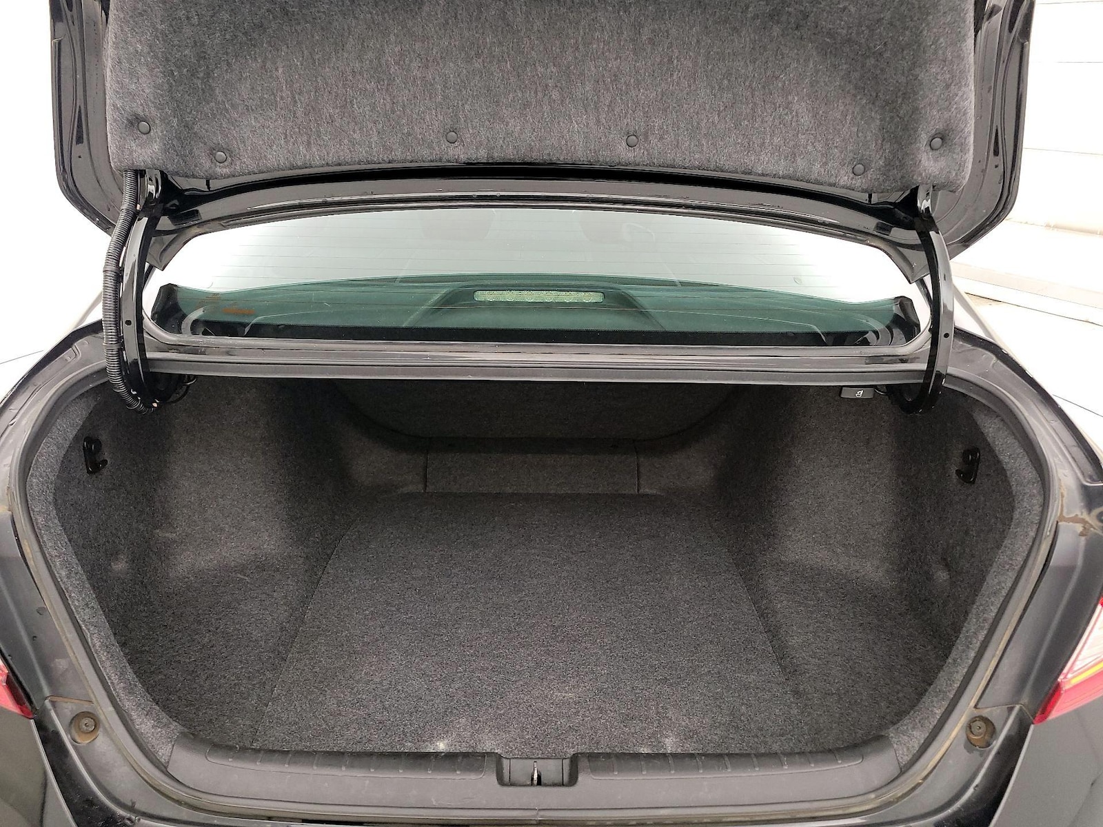 2018 Honda Accord LX - Photo 21