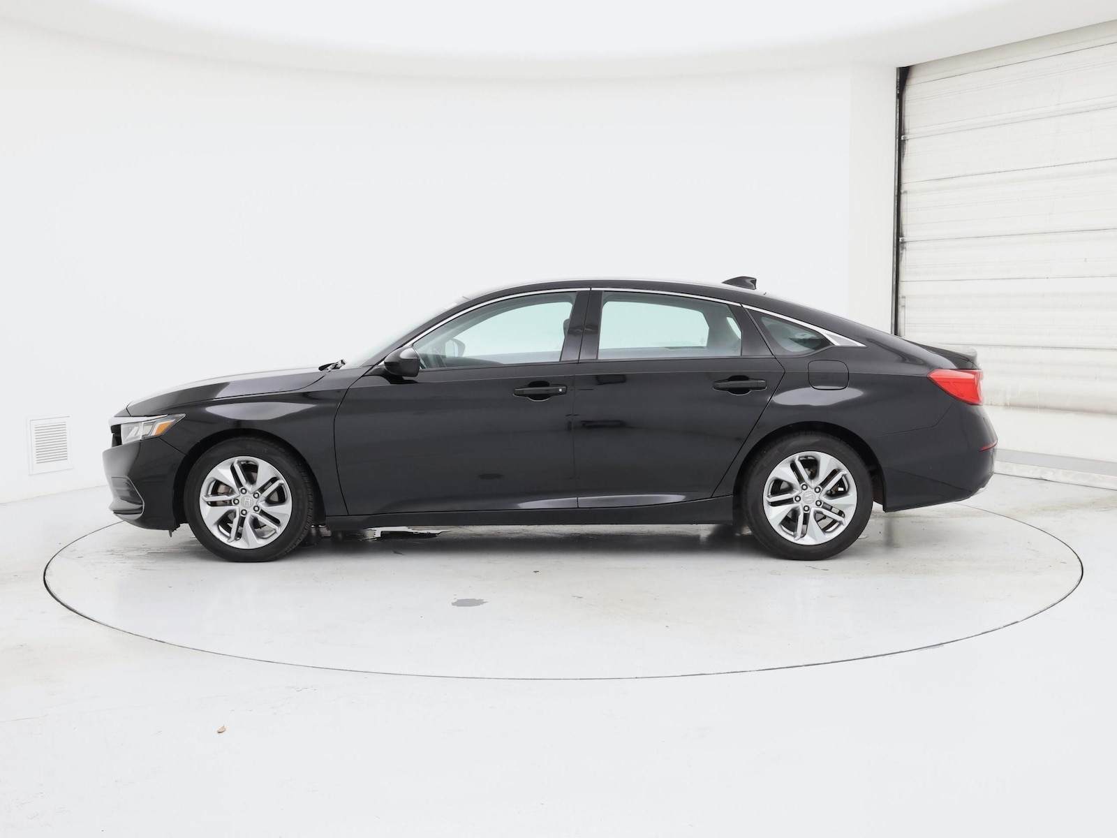 2018 Honda Accord LX - Photo 4