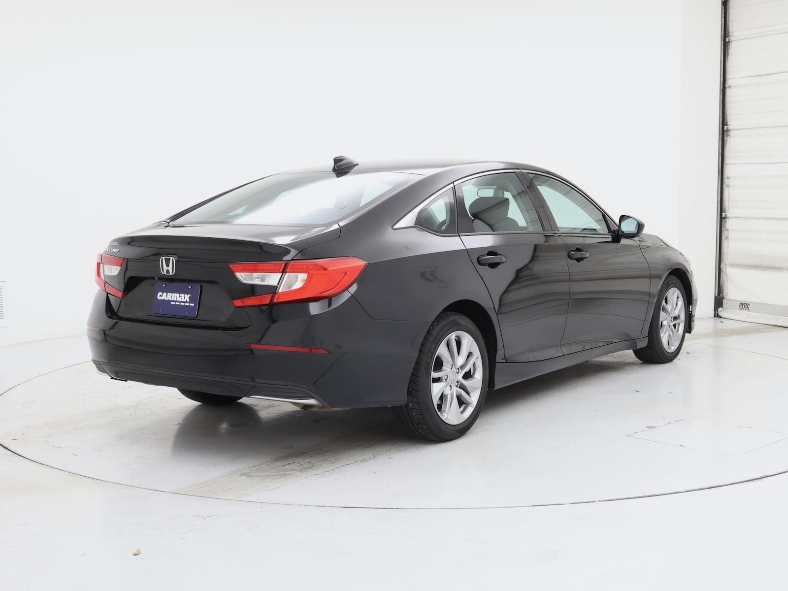 2018 Honda Accord LX - Photo 9
