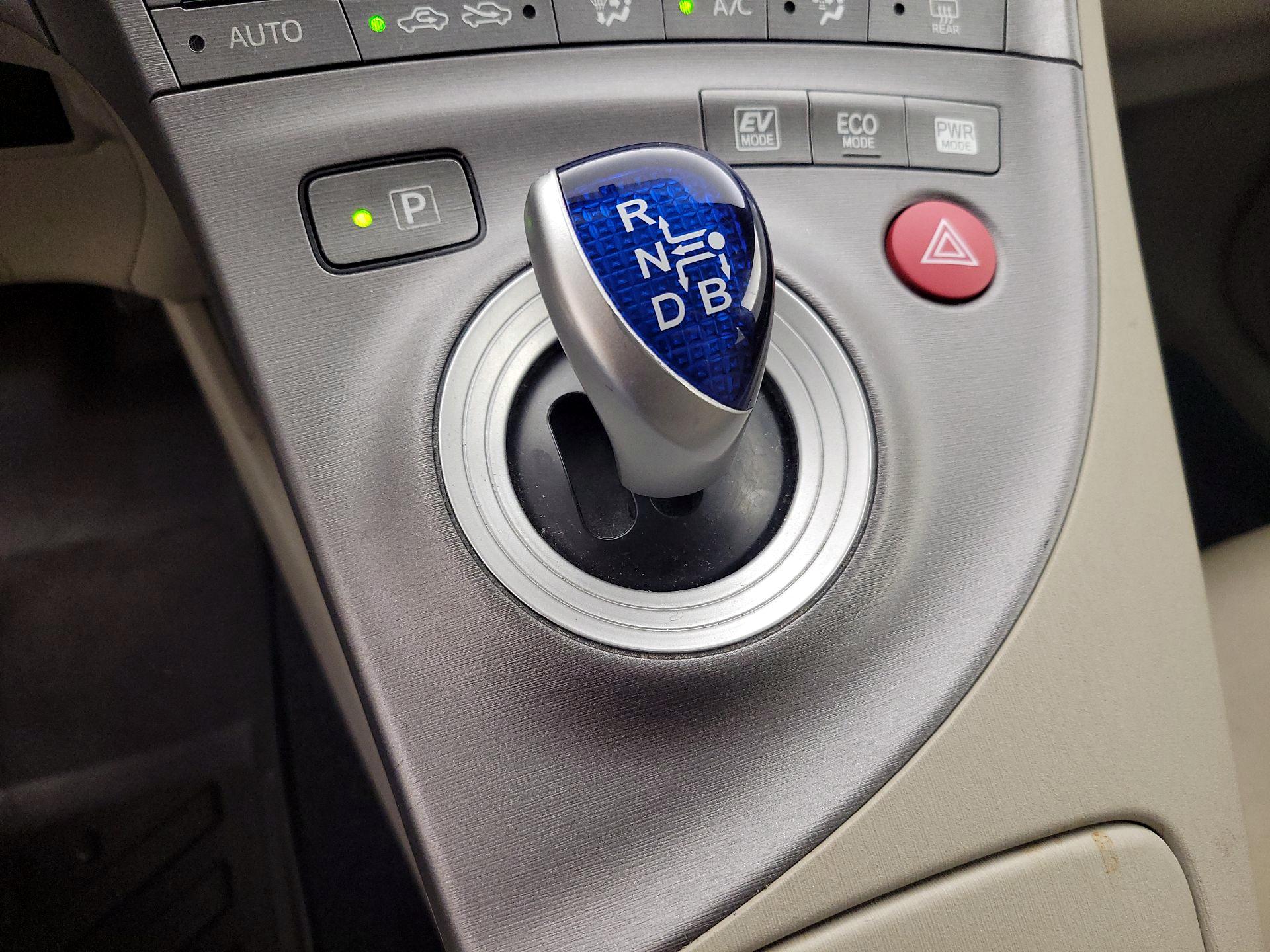 Thumbnail: 2014 Toyota Prius - 17
