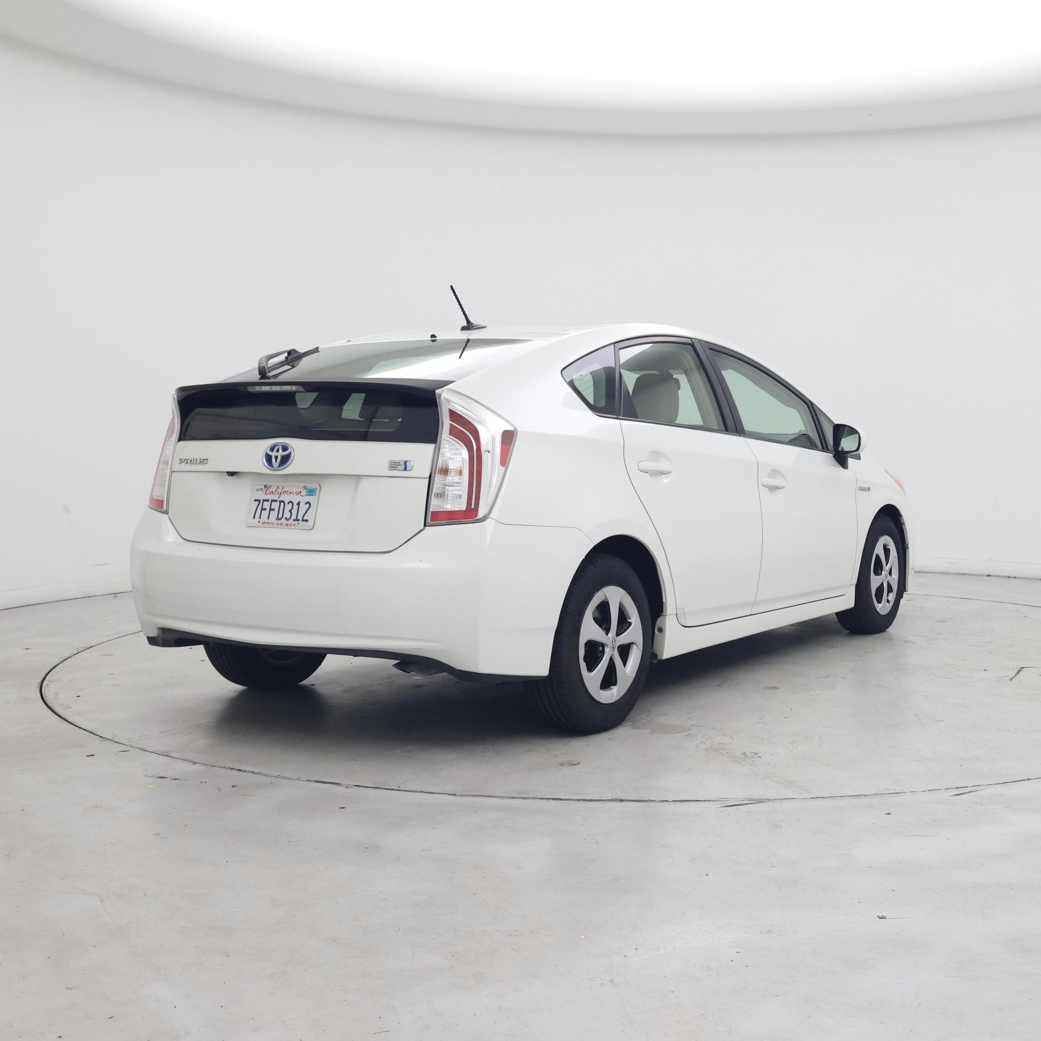 Thumbnail: 2014 Toyota Prius - 8