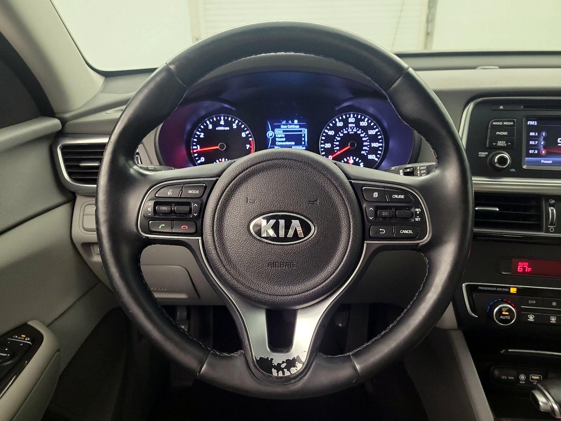 Thumbnail: 2016 Kia Optima - 10