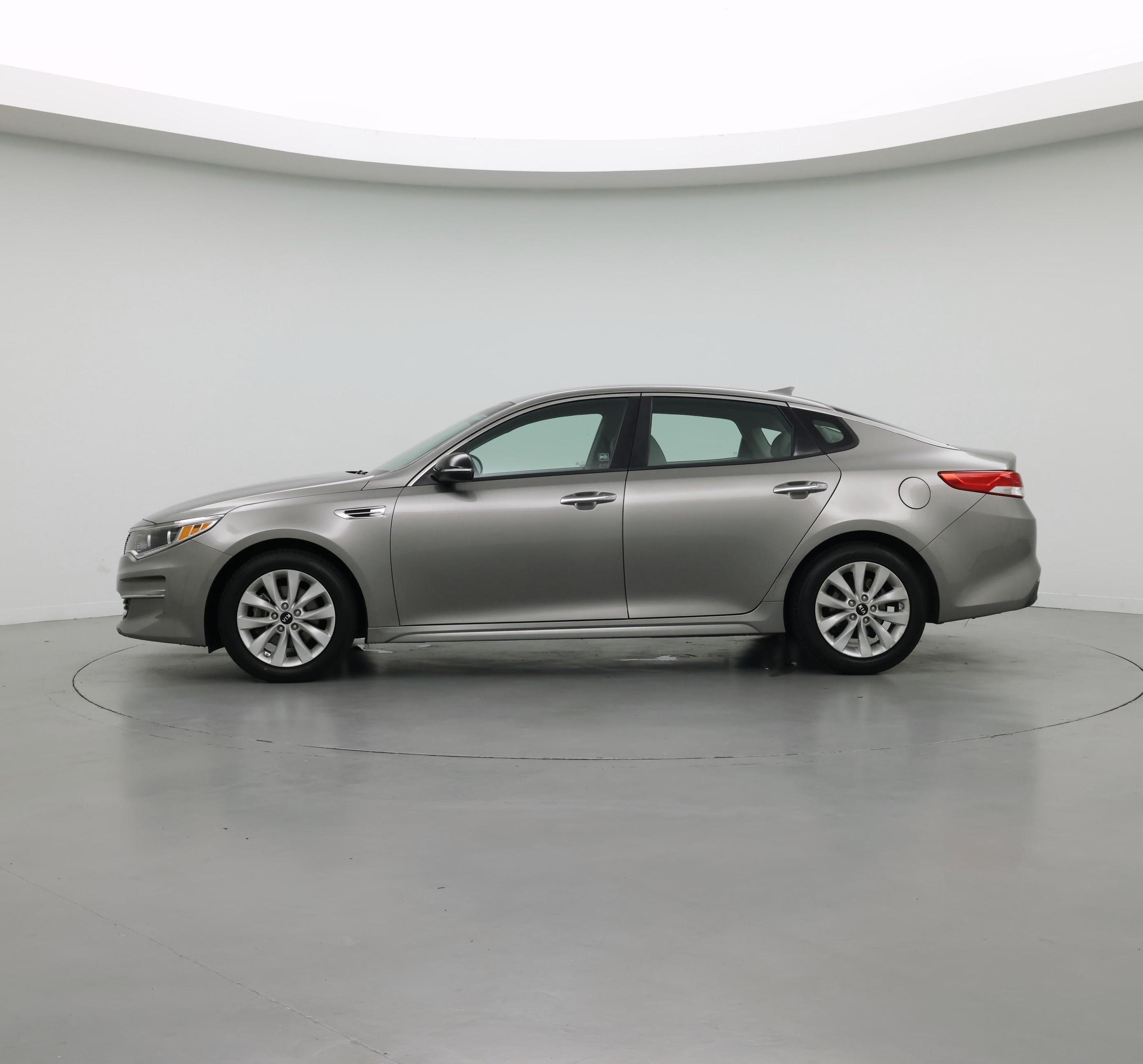 Thumbnail: 2016 Kia Optima - 3