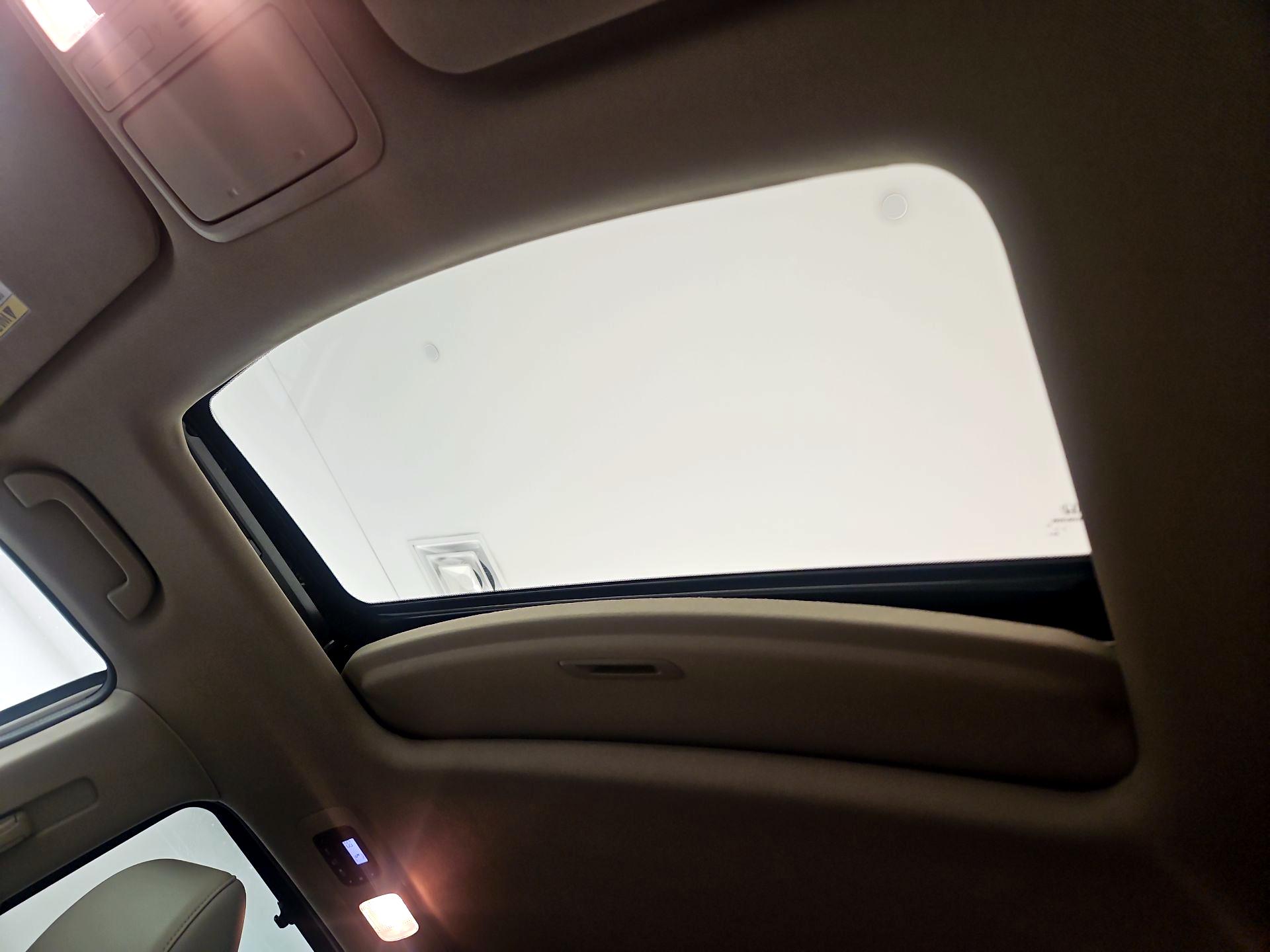 Thumbnail: 2016 Honda Odyssey - 17