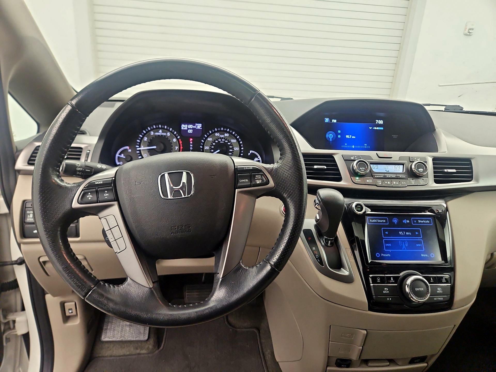 Thumbnail: 2016 Honda Odyssey - 8