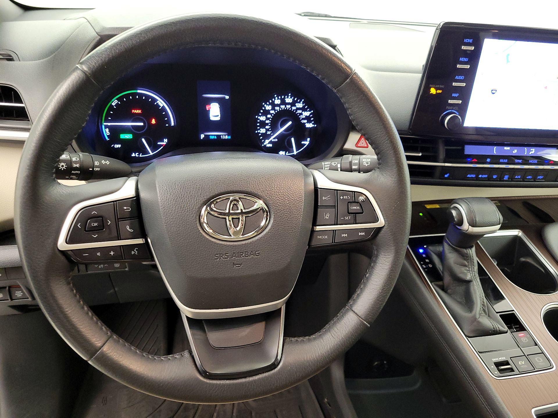 Thumbnail: 2021 Toyota Sienna - 10
