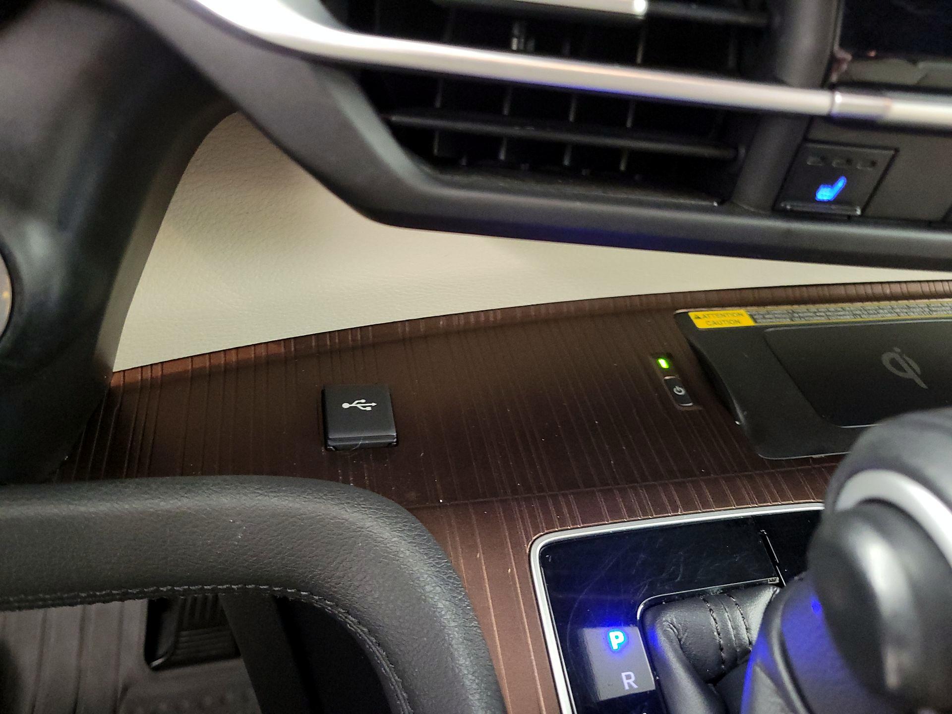Thumbnail: 2021 Toyota Sienna - 19