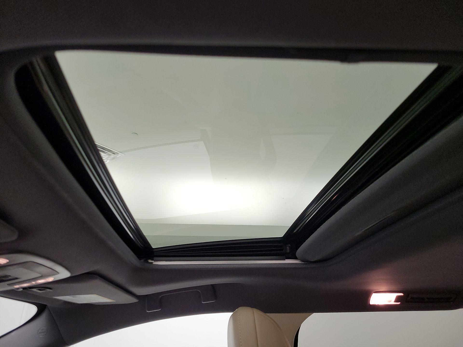 Thumbnail: 2021 Toyota Sienna - 20