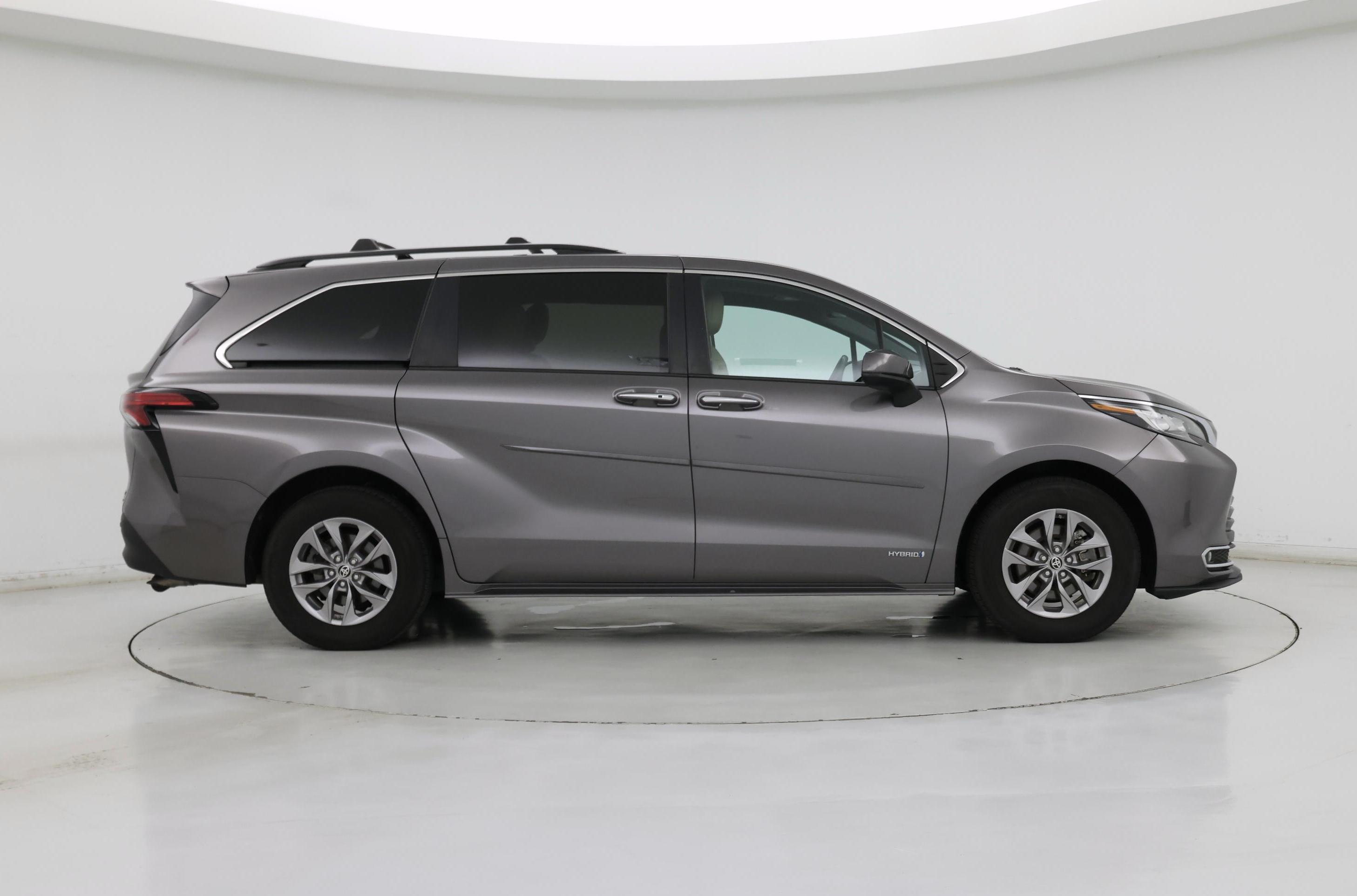 Thumbnail: 2021 Toyota Sienna - 7