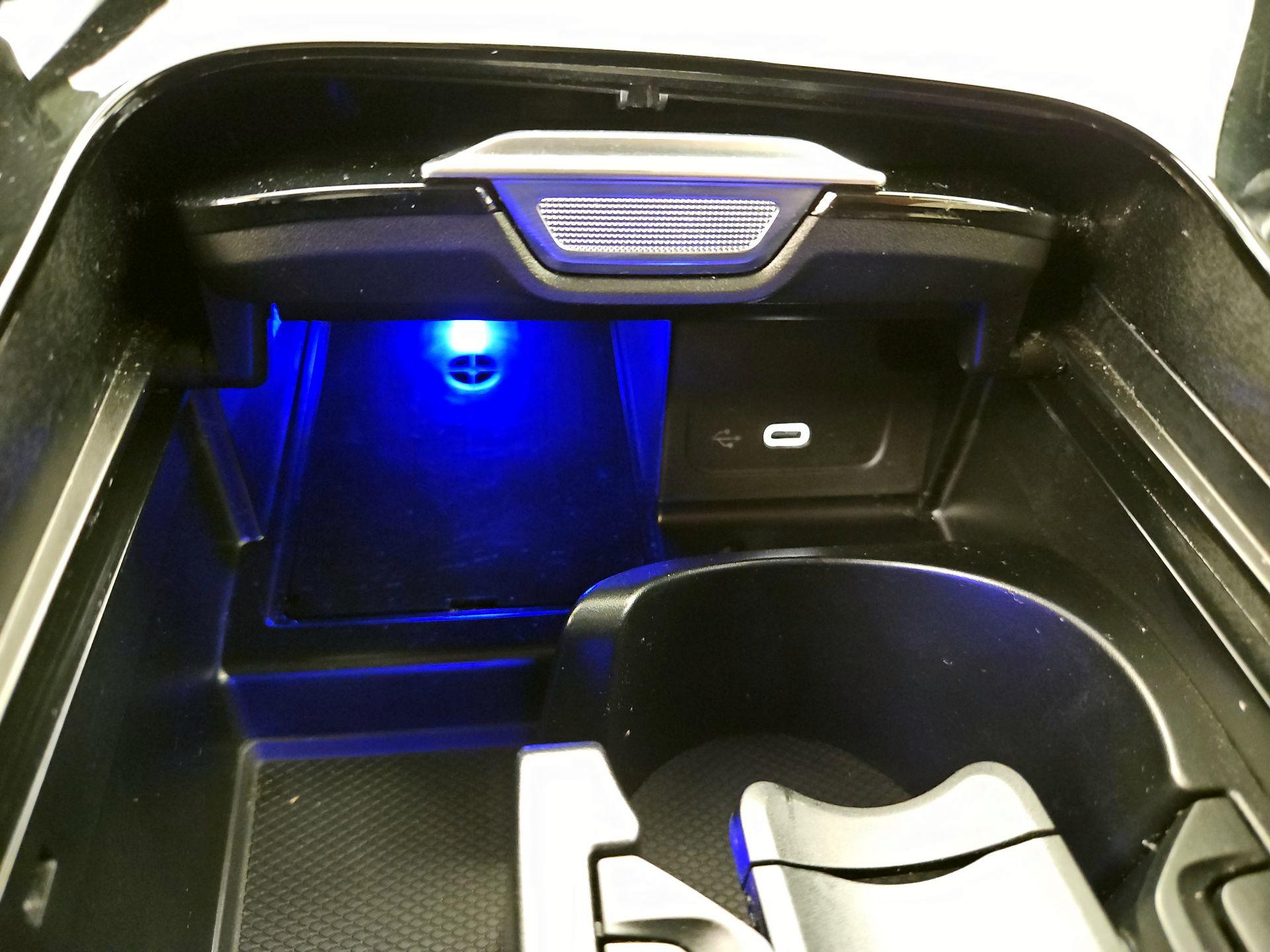 Thumbnail: 2024 Mercedes-Benz C-Class - 18