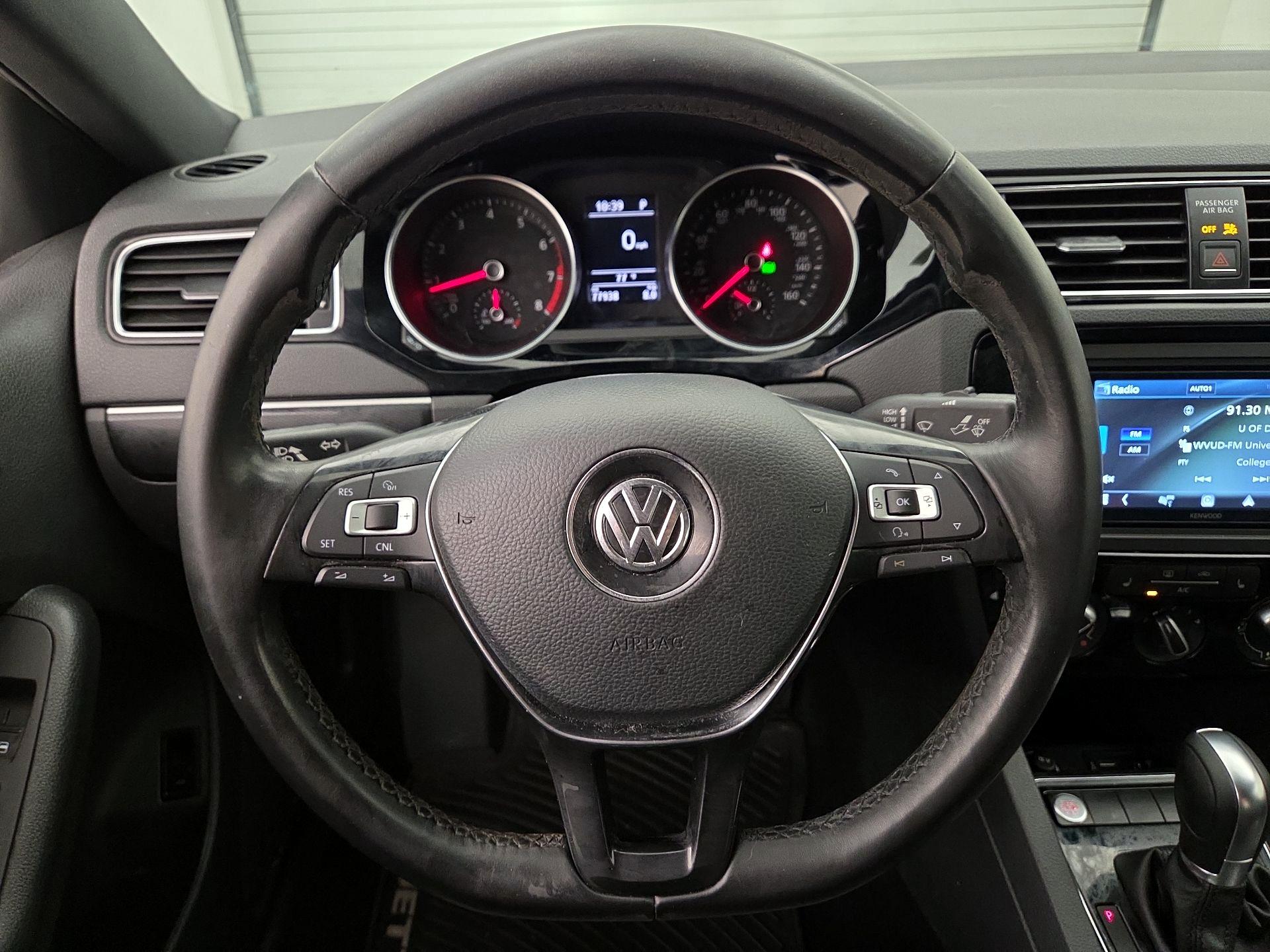 Thumbnail: 2018 Volkswagen Jetta - 10