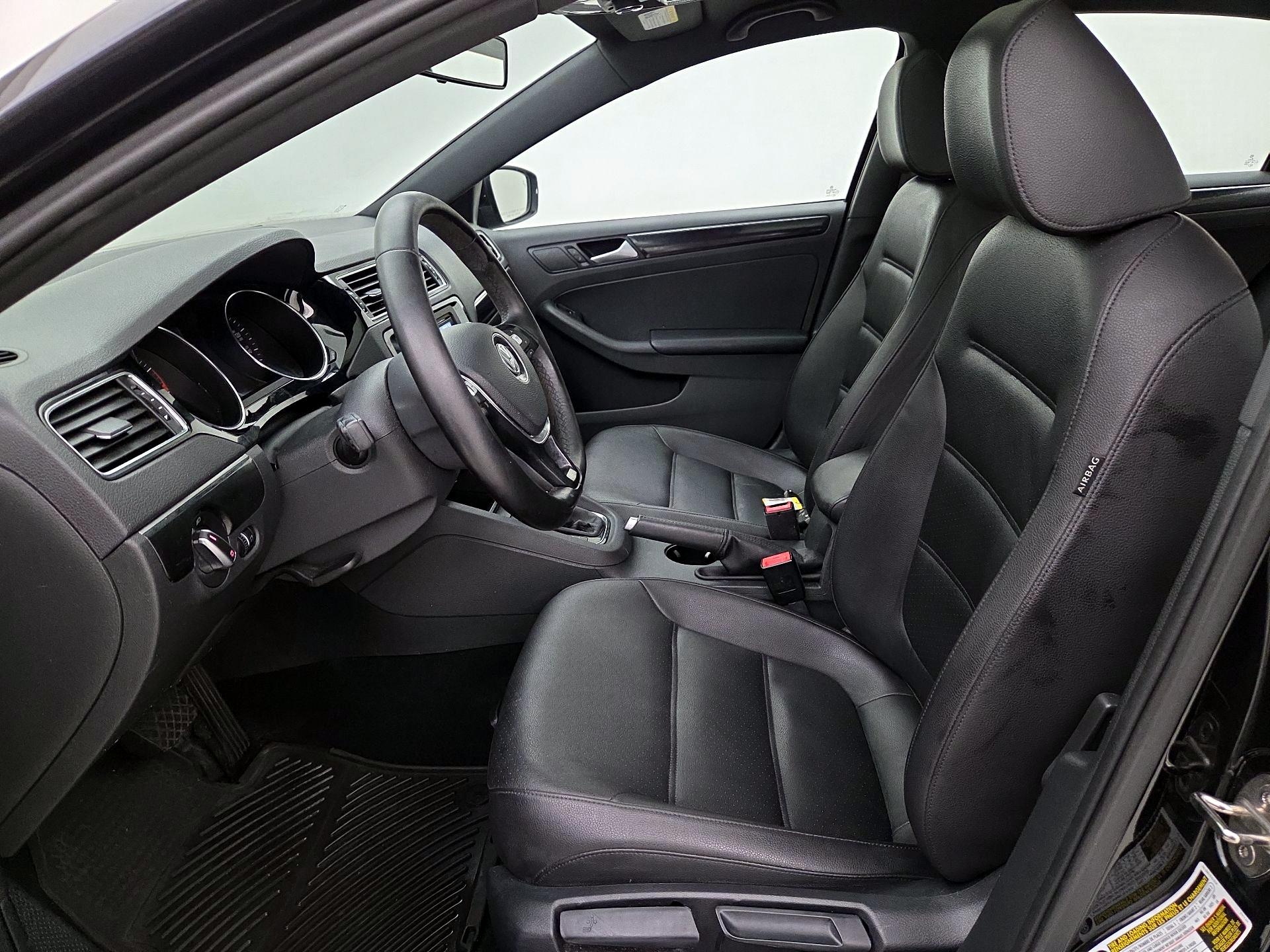 Thumbnail: 2018 Volkswagen Jetta - 11