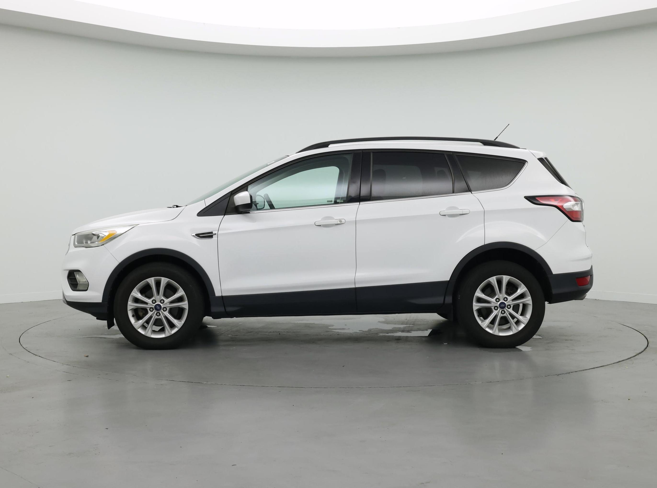 Thumbnail: 2017 Ford Escape - 3